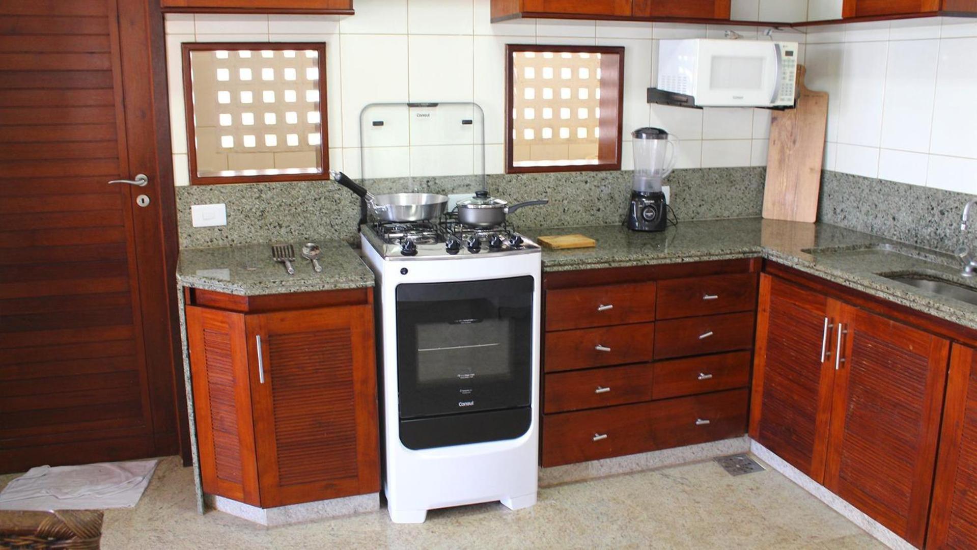 Barramares #54 - Casa com Piscina por Carpediem