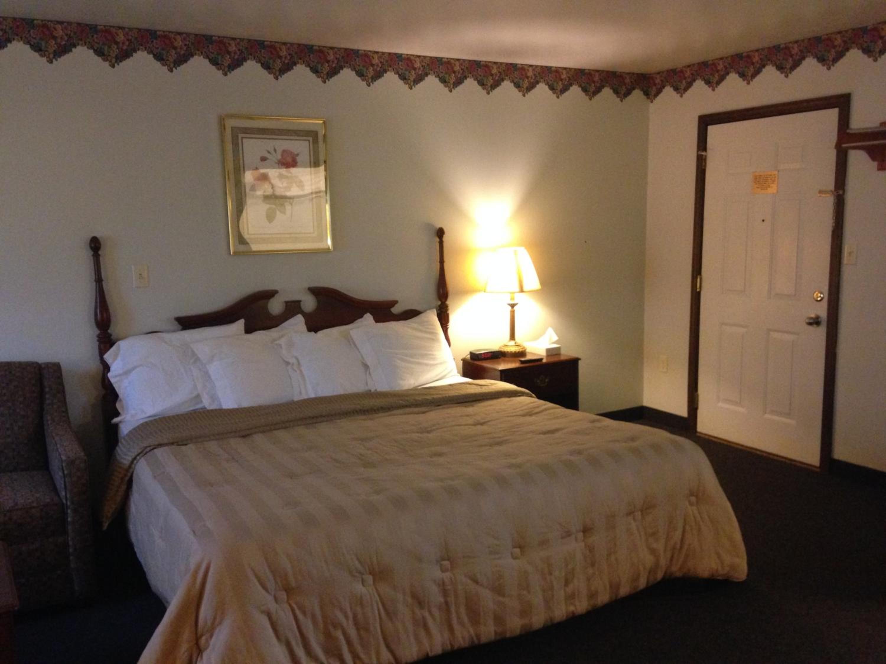Fred's Inn Restaurant & Lodging
