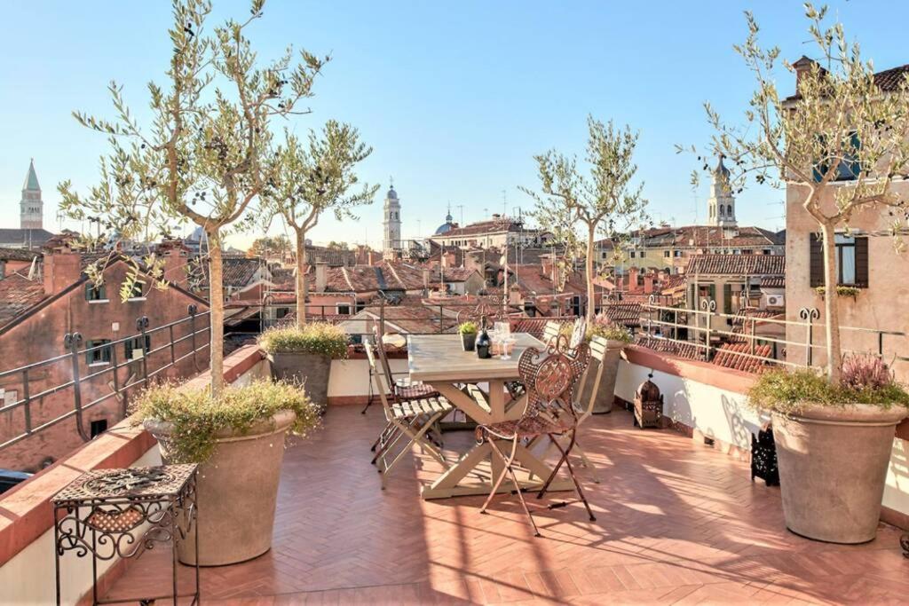 Ca' Erizzo dream apartment, spectacular views from the amazing terrace!
