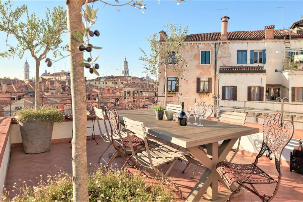 Ca' Erizzo dream apartment, spectacular views from the amazing terrace!