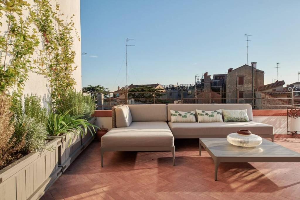 Ca' Erizzo dream apartment, spectacular views from the amazing terrace!