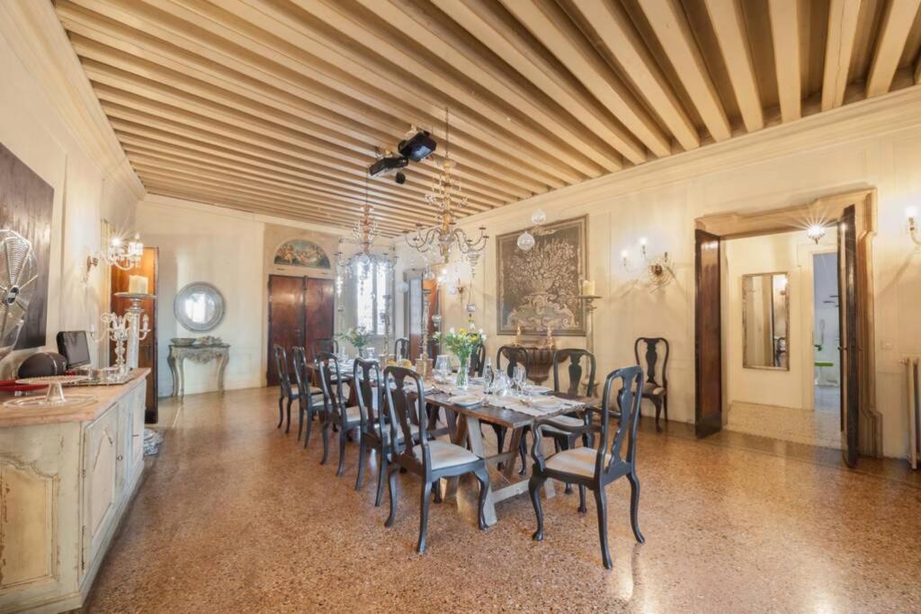 Ca' Erizzo dream apartment, spectacular views from the amazing terrace!