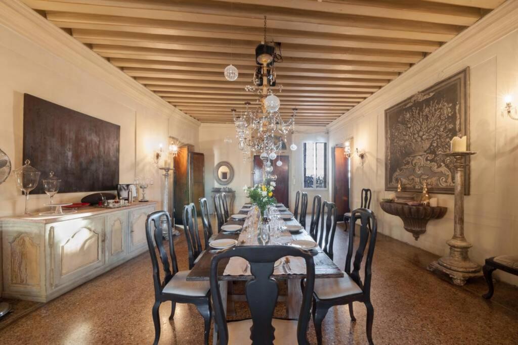 Ca' Erizzo dream apartment, spectacular views from the amazing terrace!