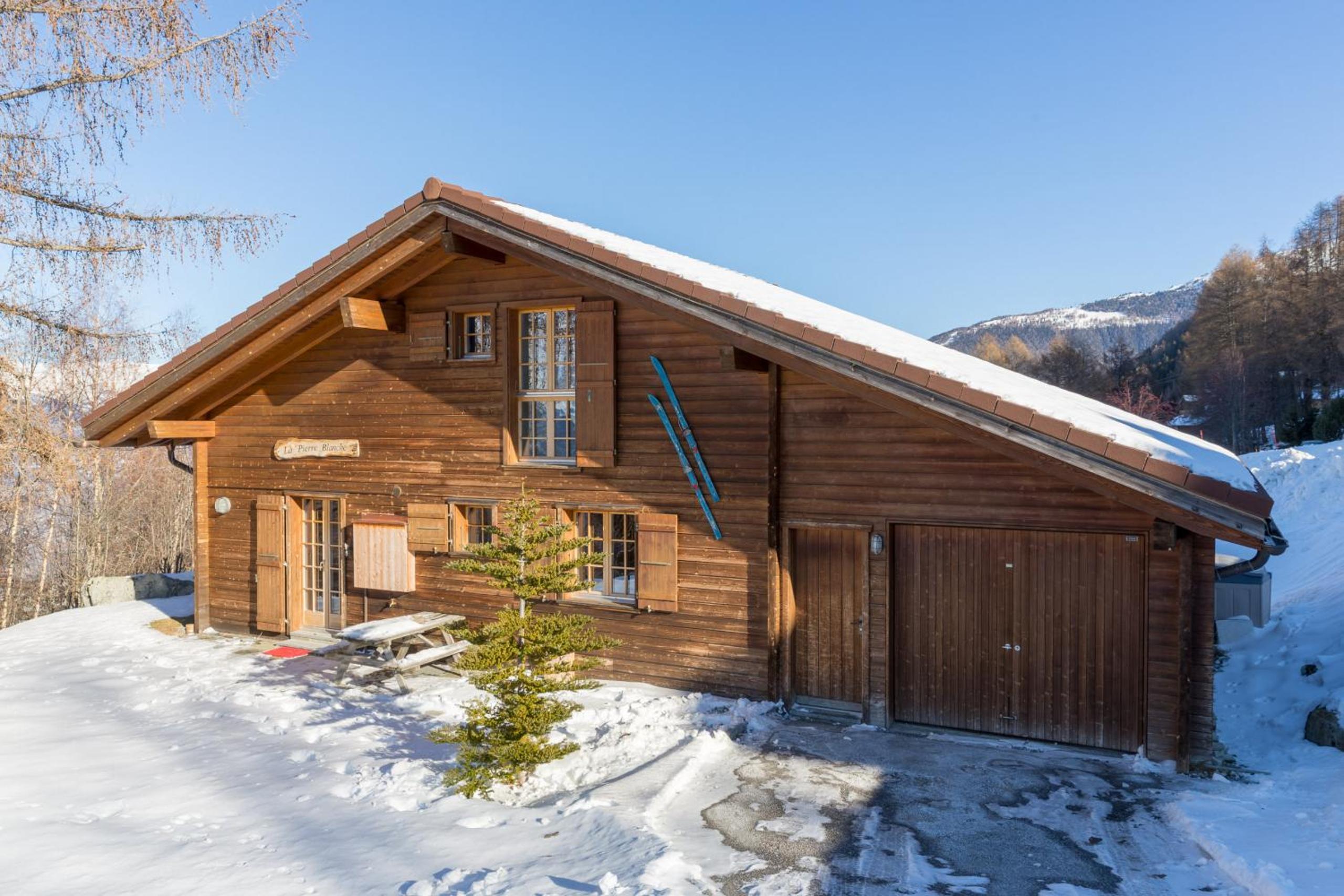 Chalet Pierre Blanche view 3