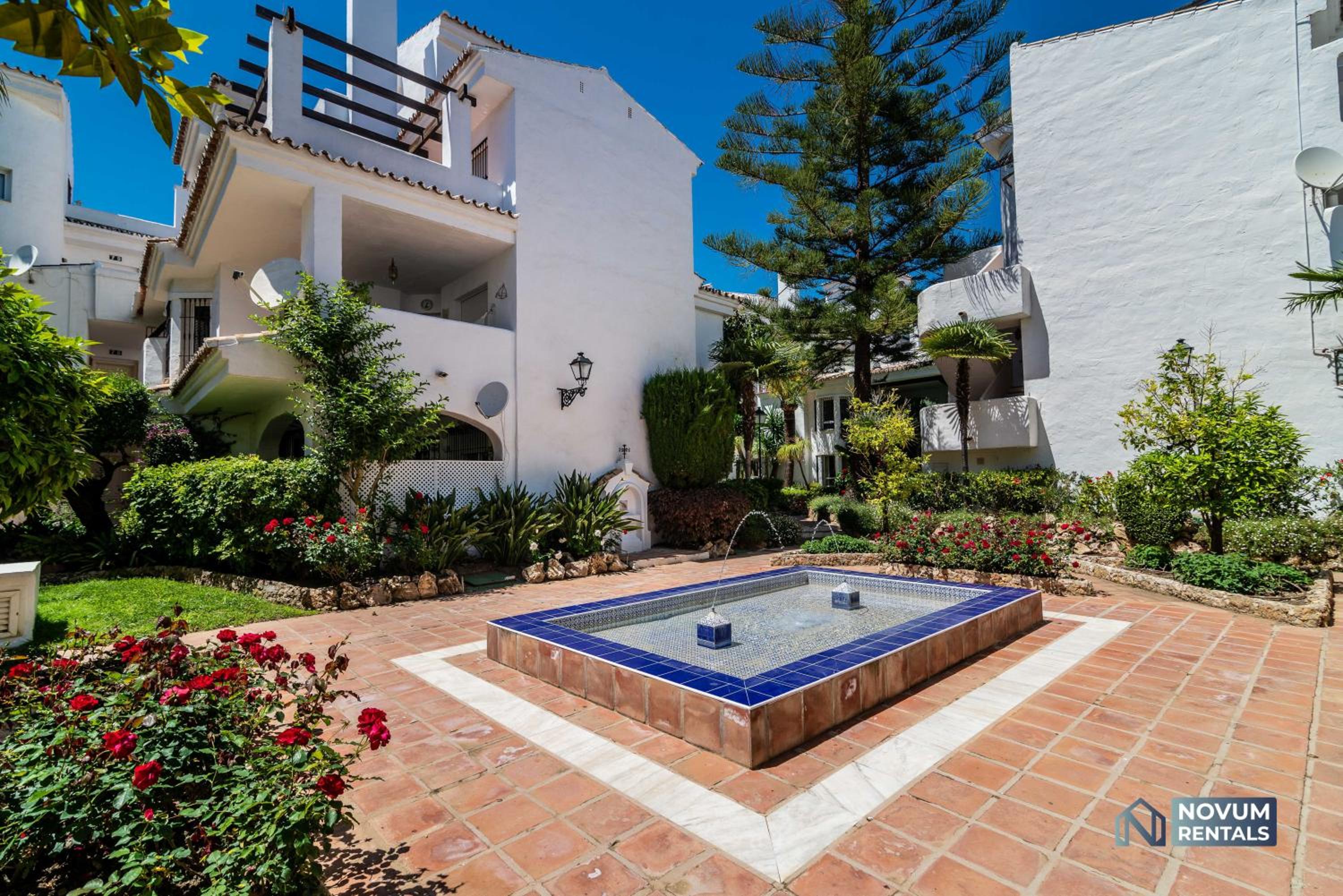 Modern 2 Bedroom Penthouse w/ Terrace, Pool & BBQ view 5