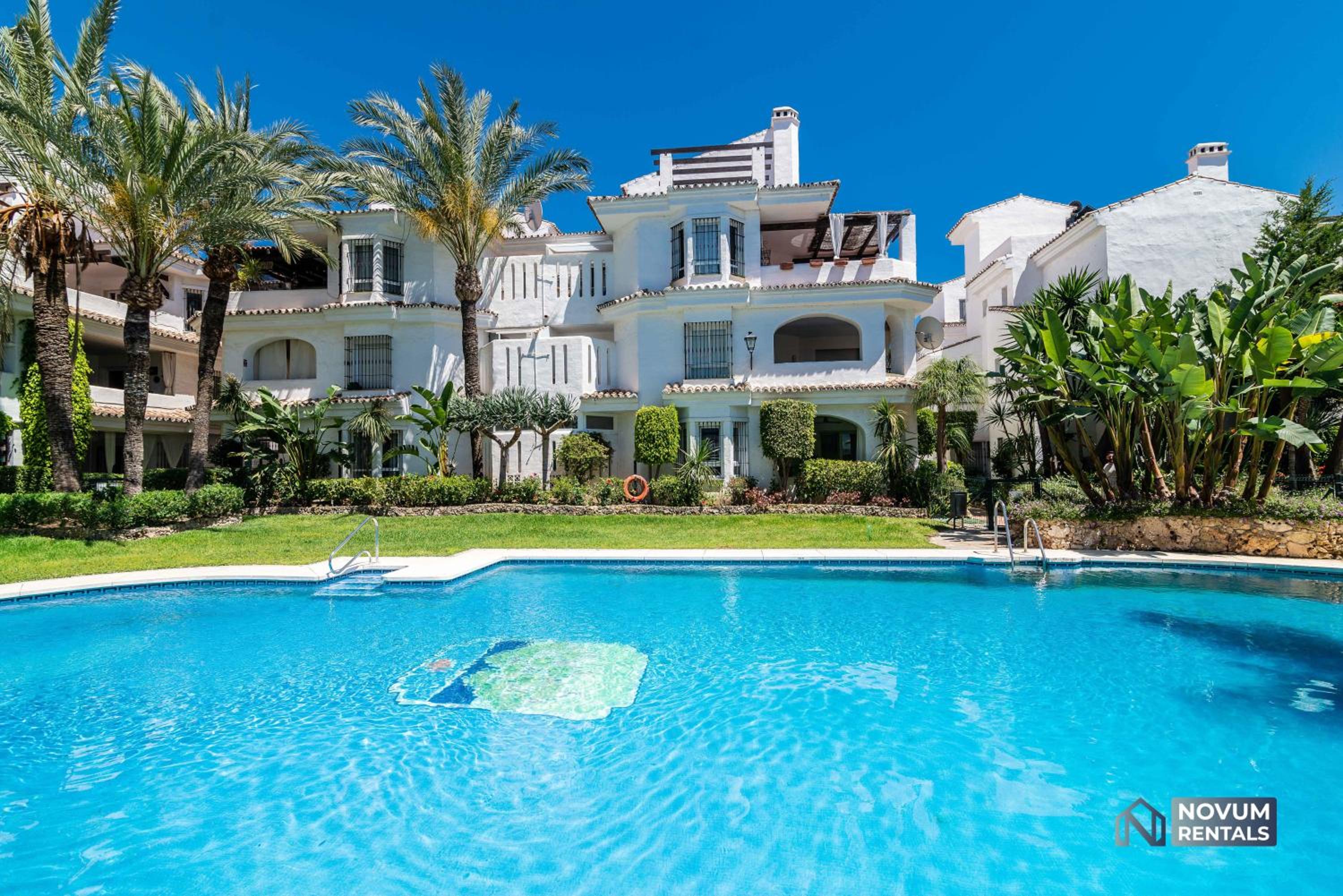 Modern 2 Bedroom Penthouse w/ Terrace, Pool & BBQ view 2