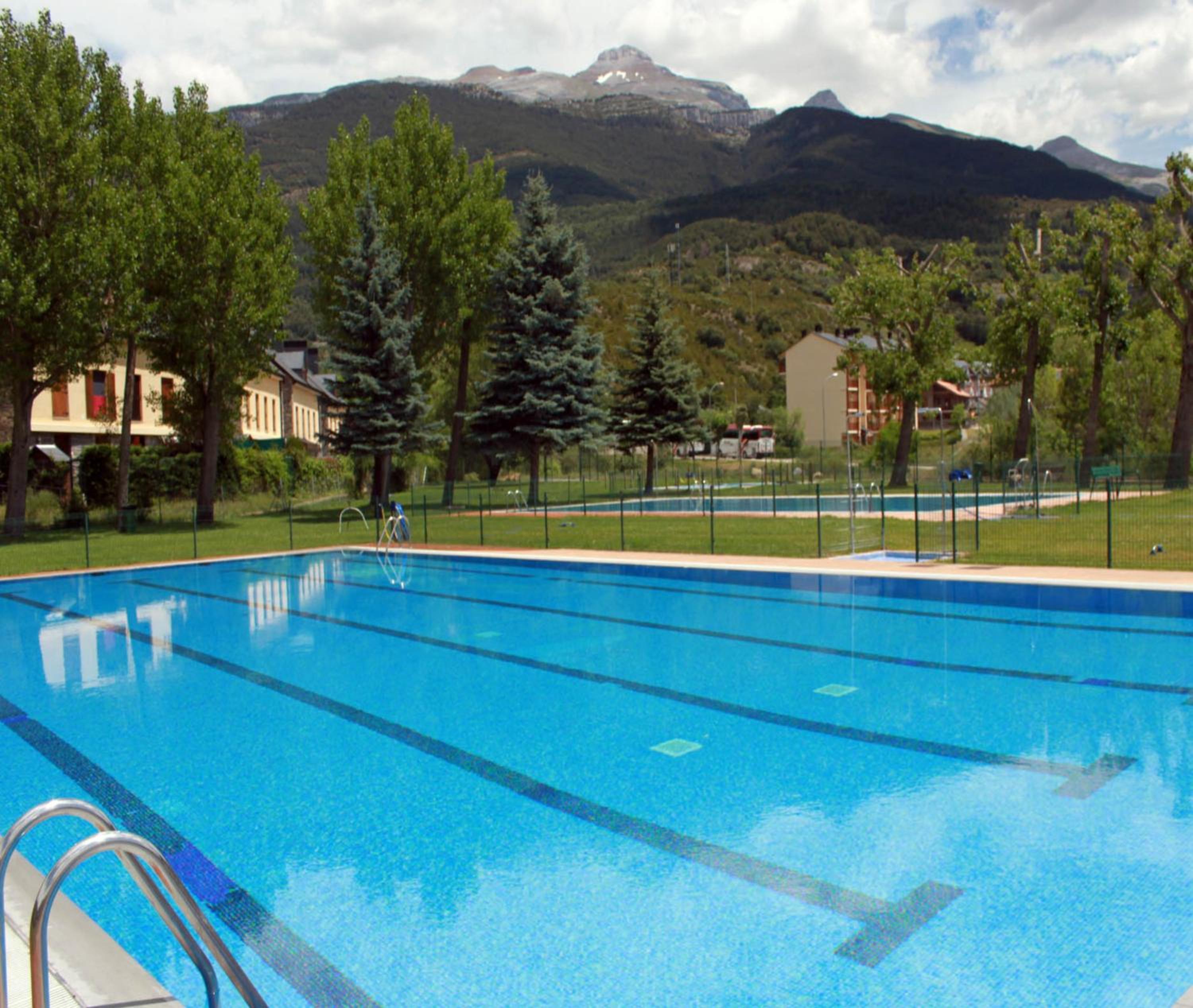 Apartamento de montaña y ESQUÍ en el Pirineo Aragonés, Villanúa - WIFI view 5