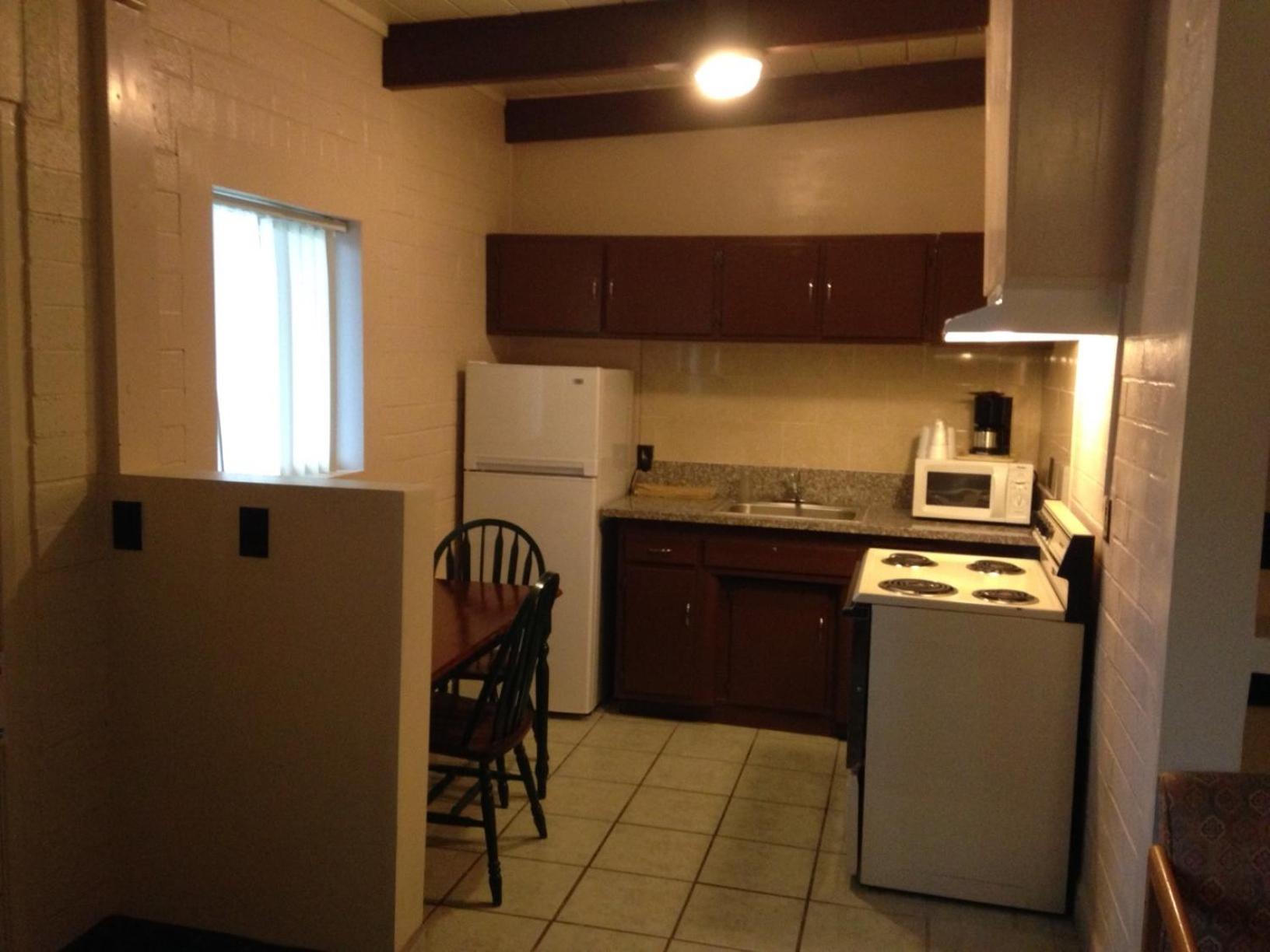 Stanlunds Inn and Suites - Property Image 58