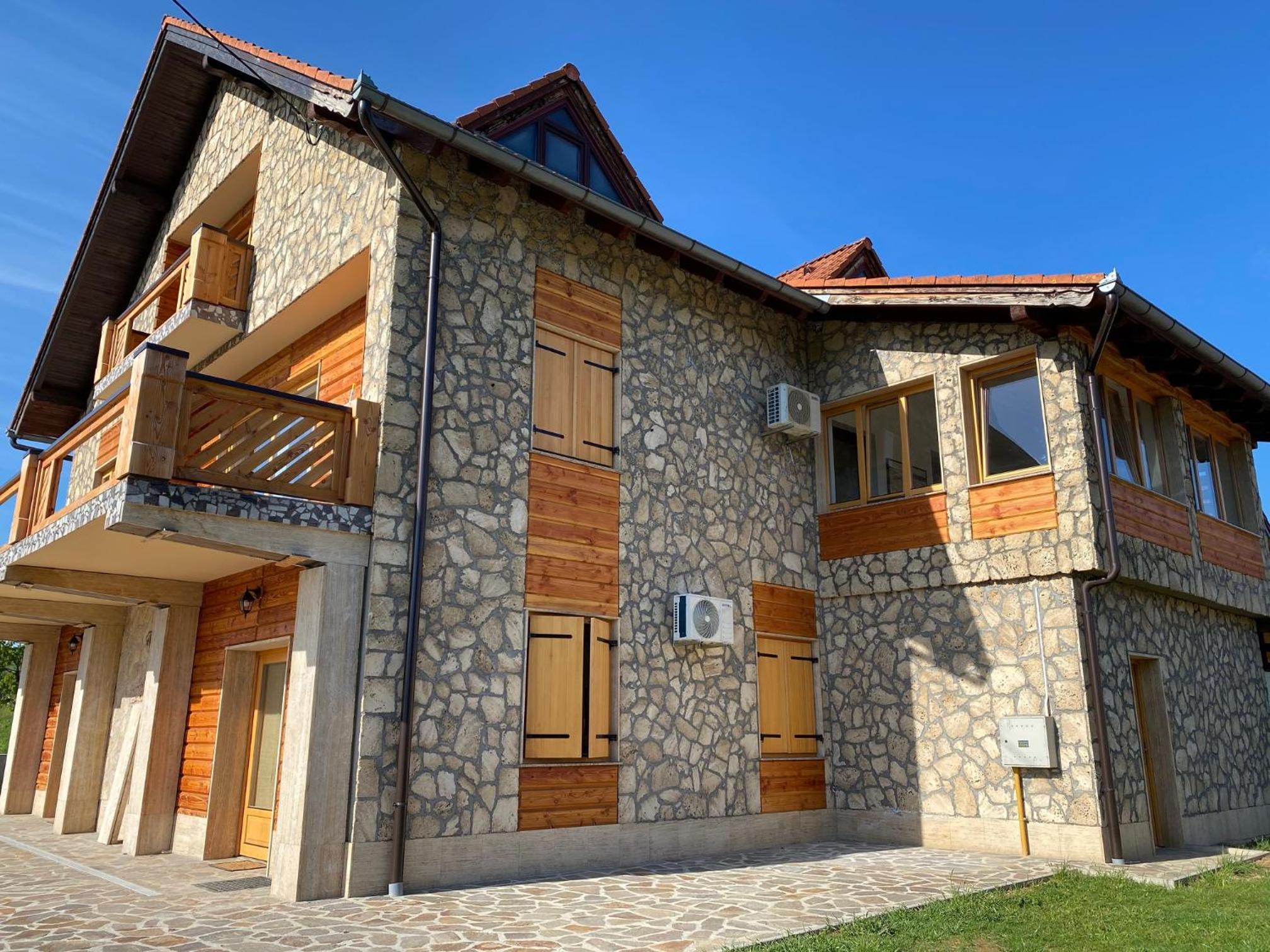 Hotel Le Ranch - Image 1