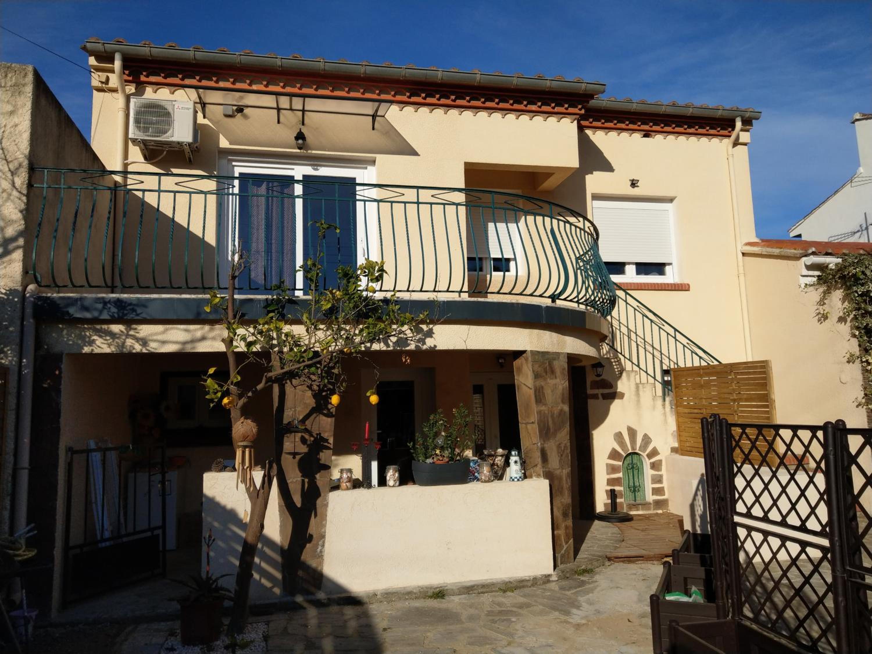 Les Asclepiades view 4