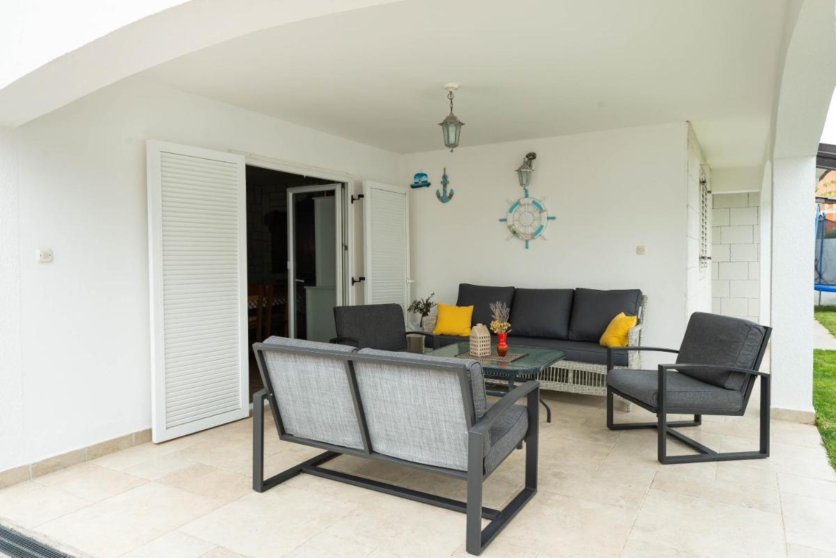 Privlaka Holiday House view 2