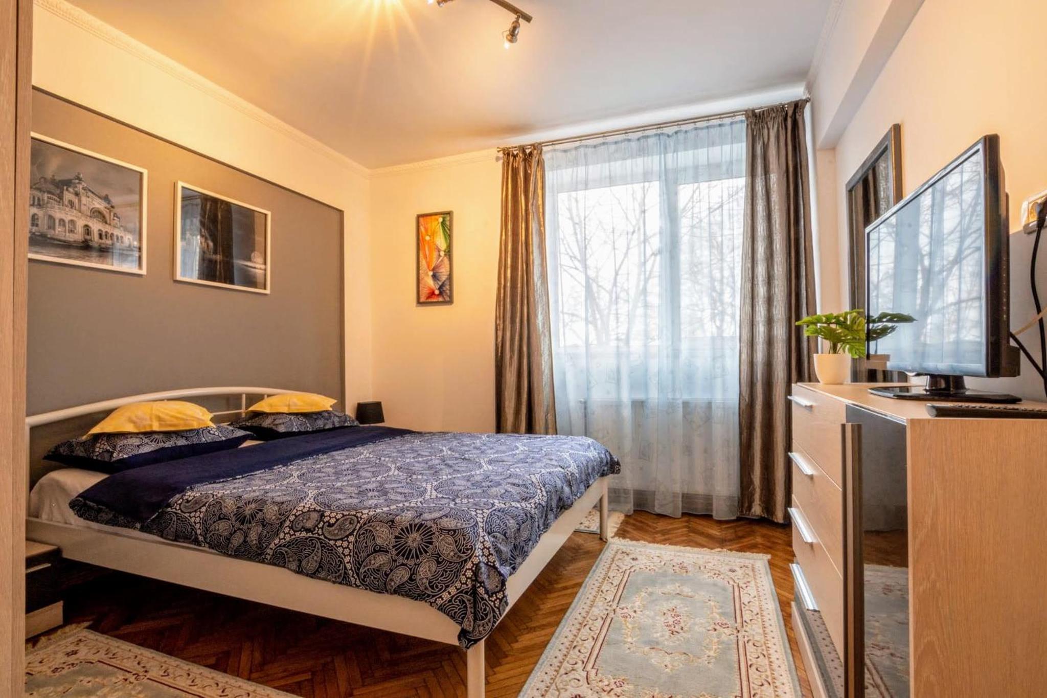Solis T - Cosy Central Apt Walk to Beach & Caffes view 4