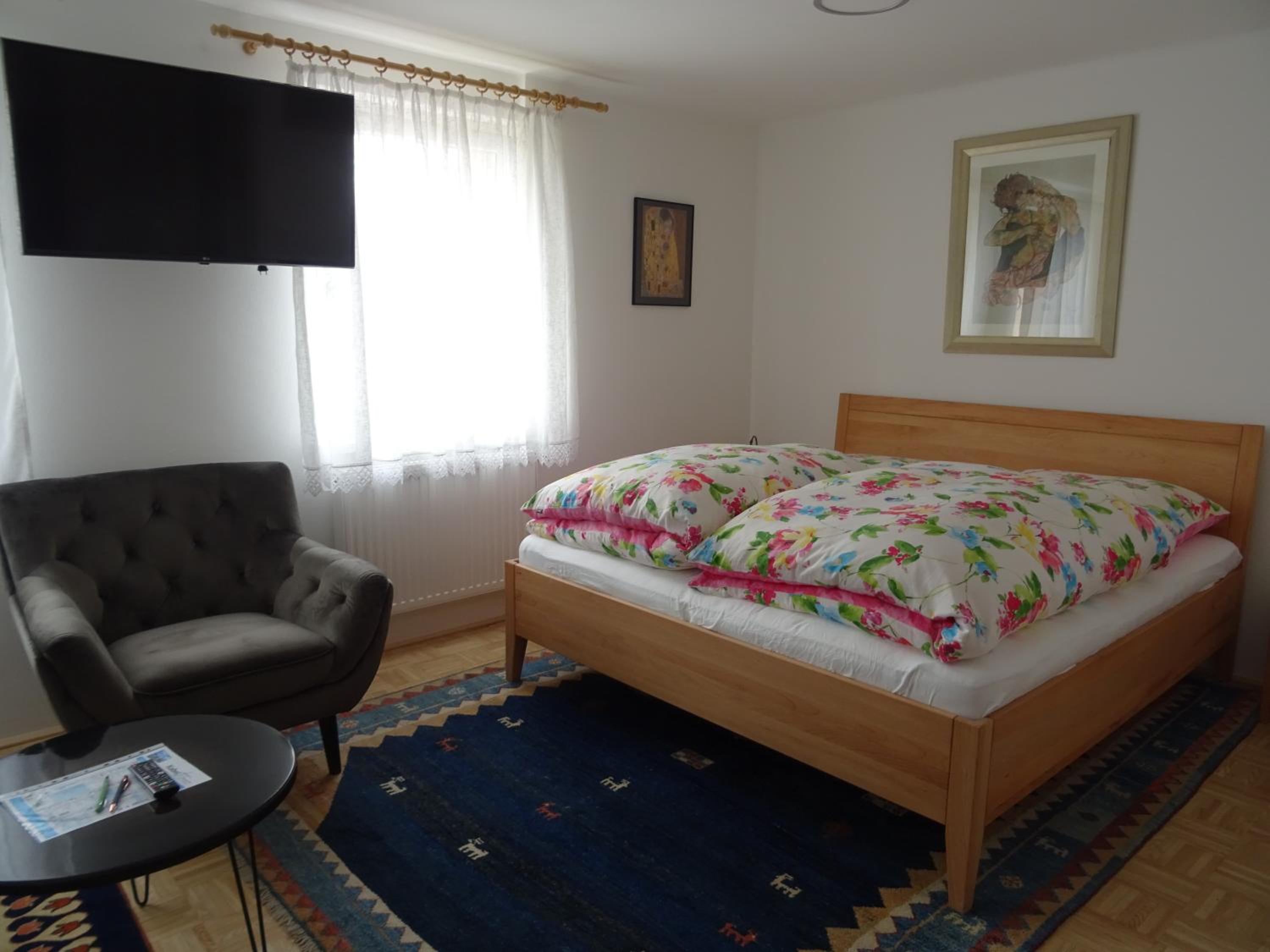 Homely Apartment in the Center with Garden View