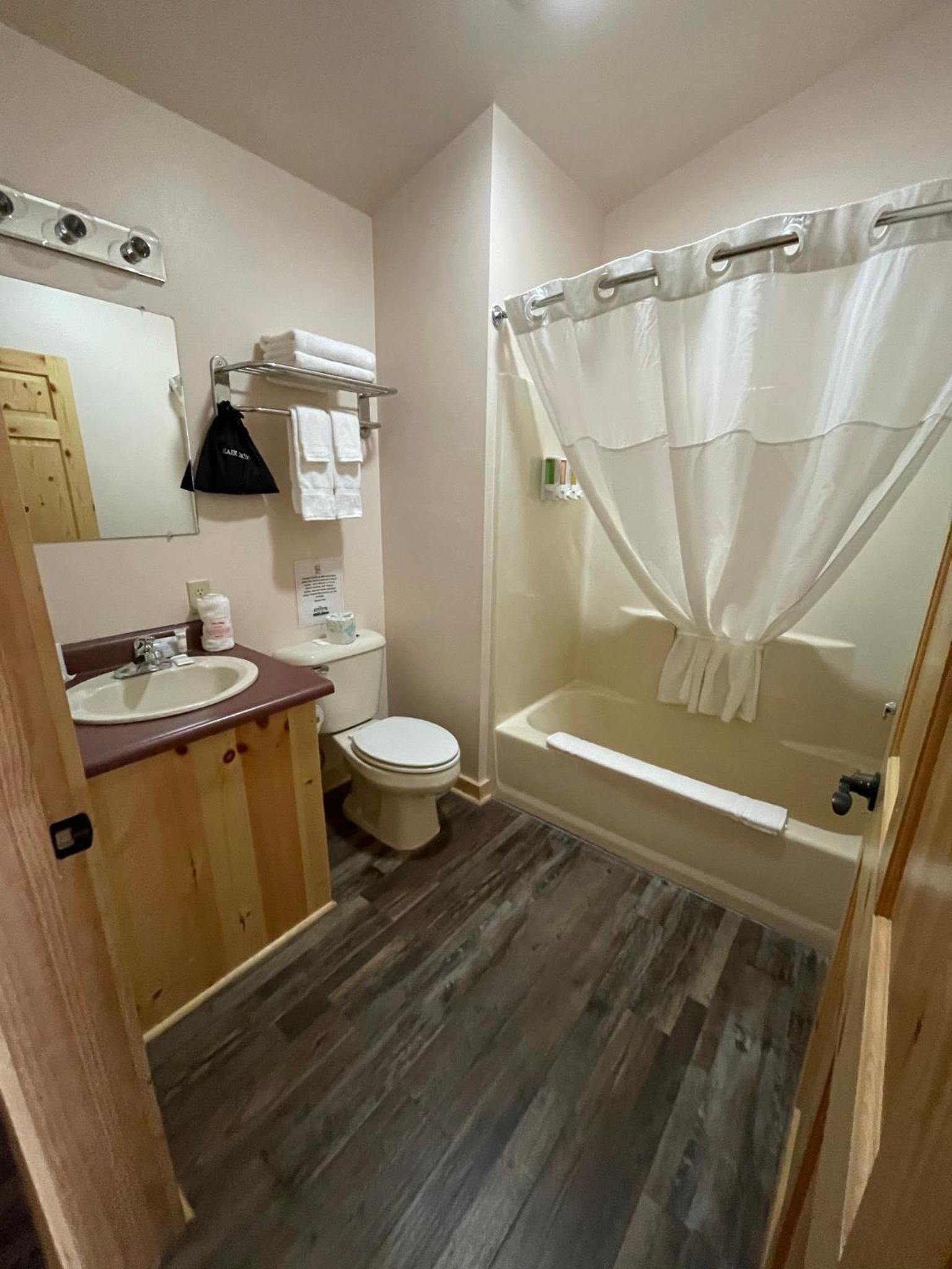 The Longhorn Ranch Resort Lodge & RV Park