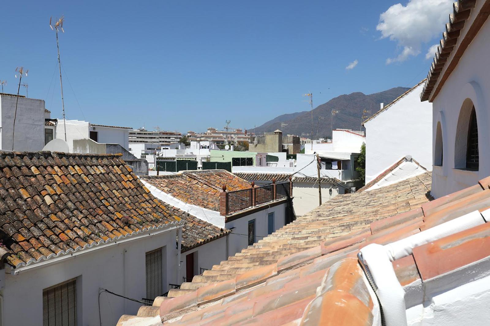Authentic Andalusian Townhouse - Private Roof Terrace - 5min Beach view 5
