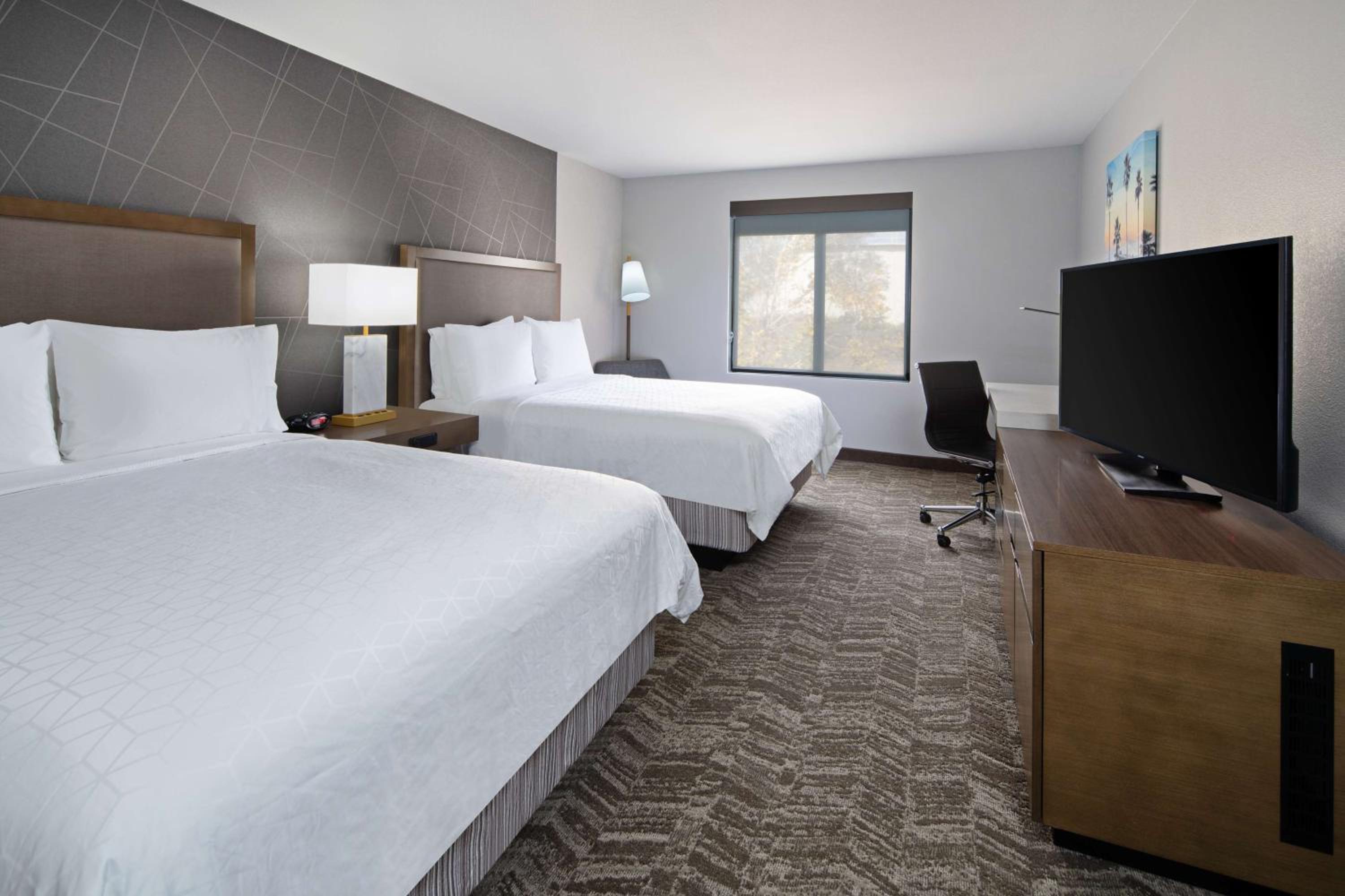 Best Western Valencia/Six Flags Inn Suites - Property Image 20