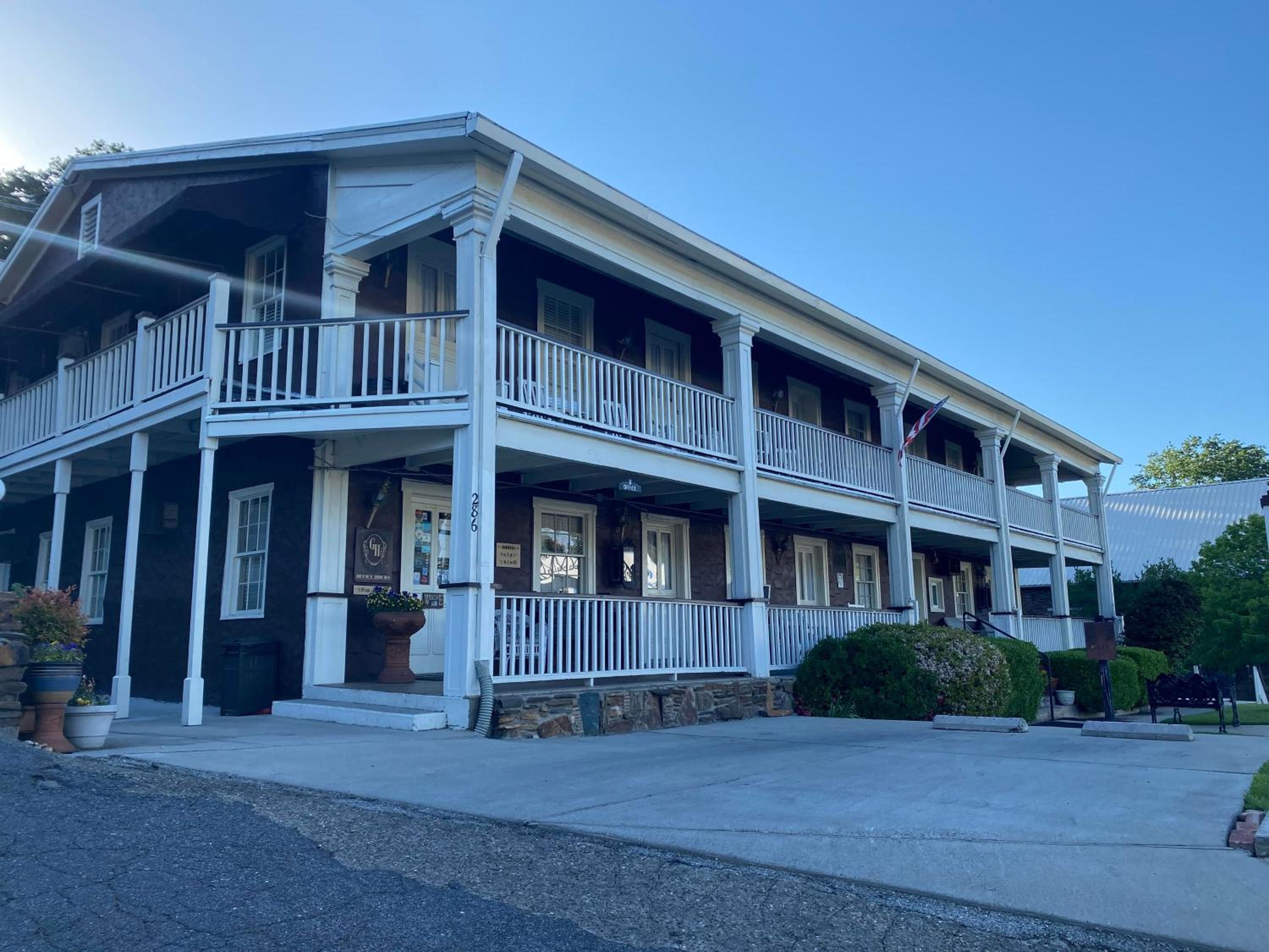 Gunn House Hotel