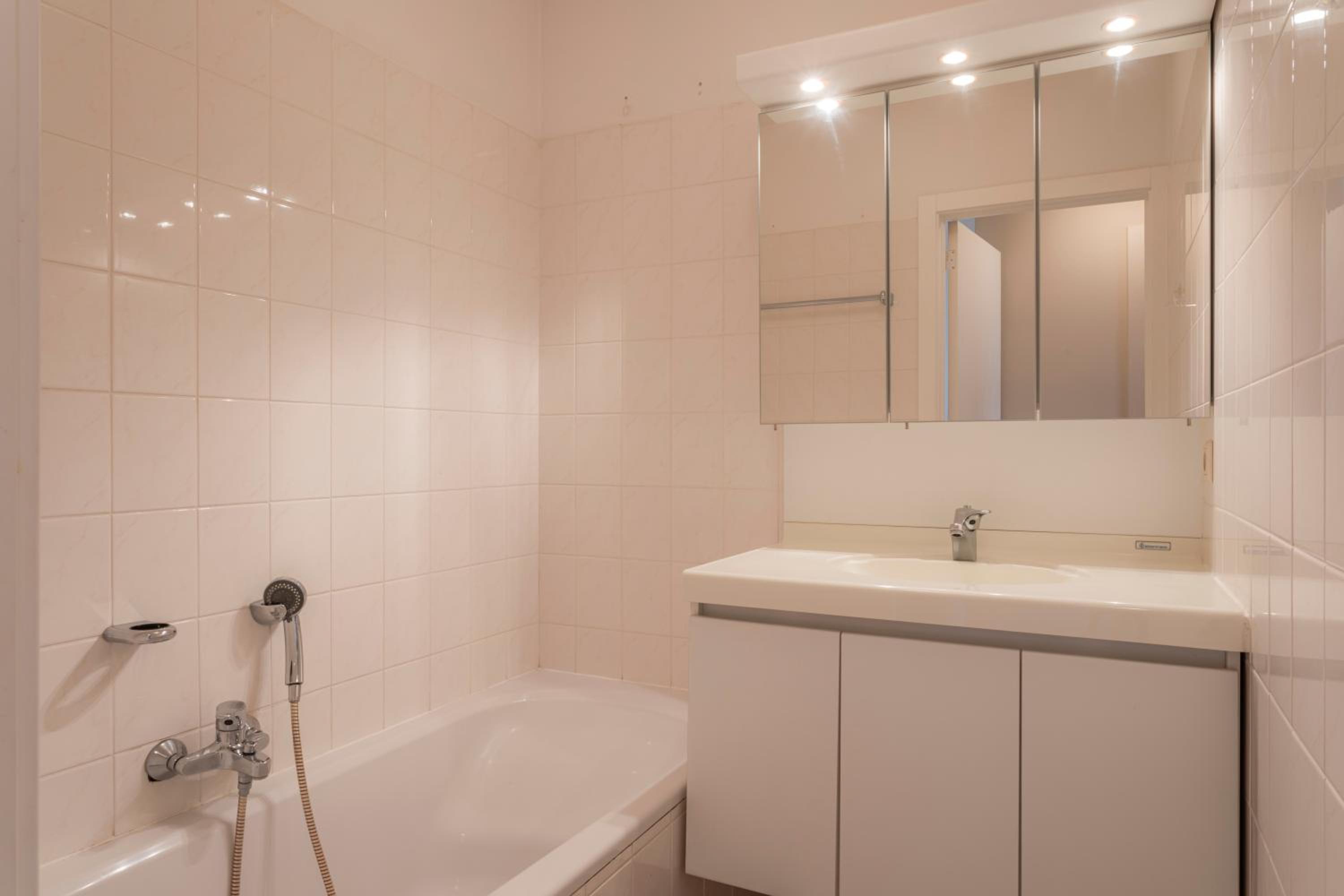 Royal 0101 - 2 bedrooms 6p - renovated - sea view - centrally located