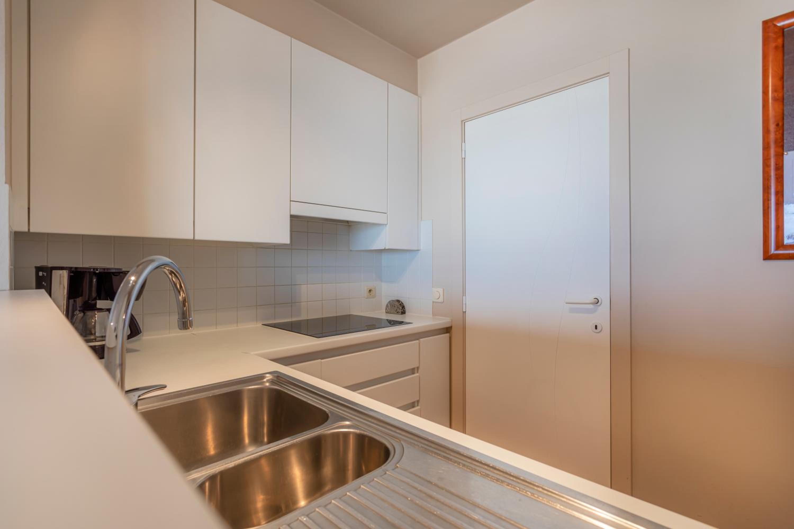 Royal 0101 - 2 bedrooms 6p - renovated - sea view - centrally located