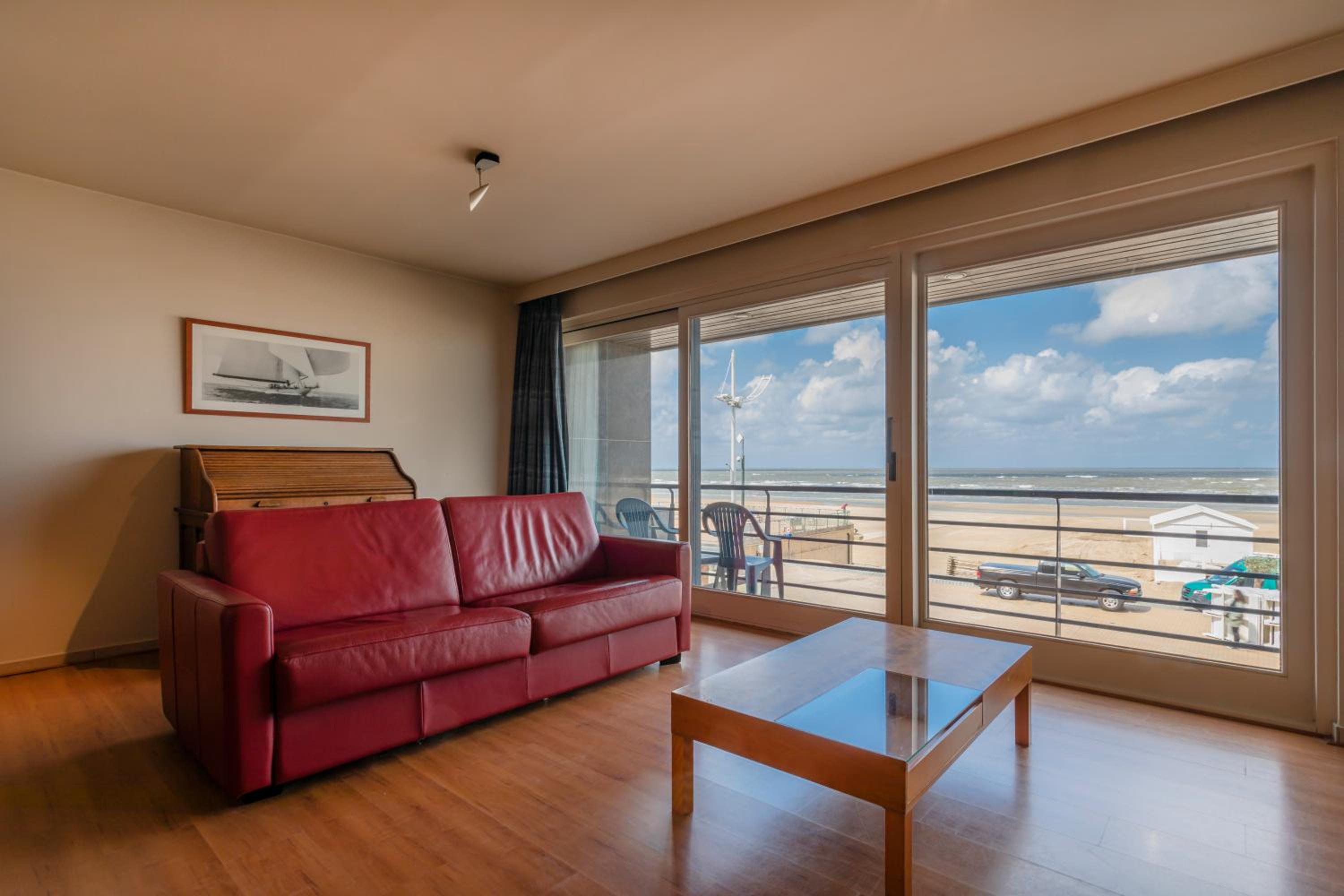 Royal 0101 - 2 bedrooms 6p - renovated - sea view - centrally located