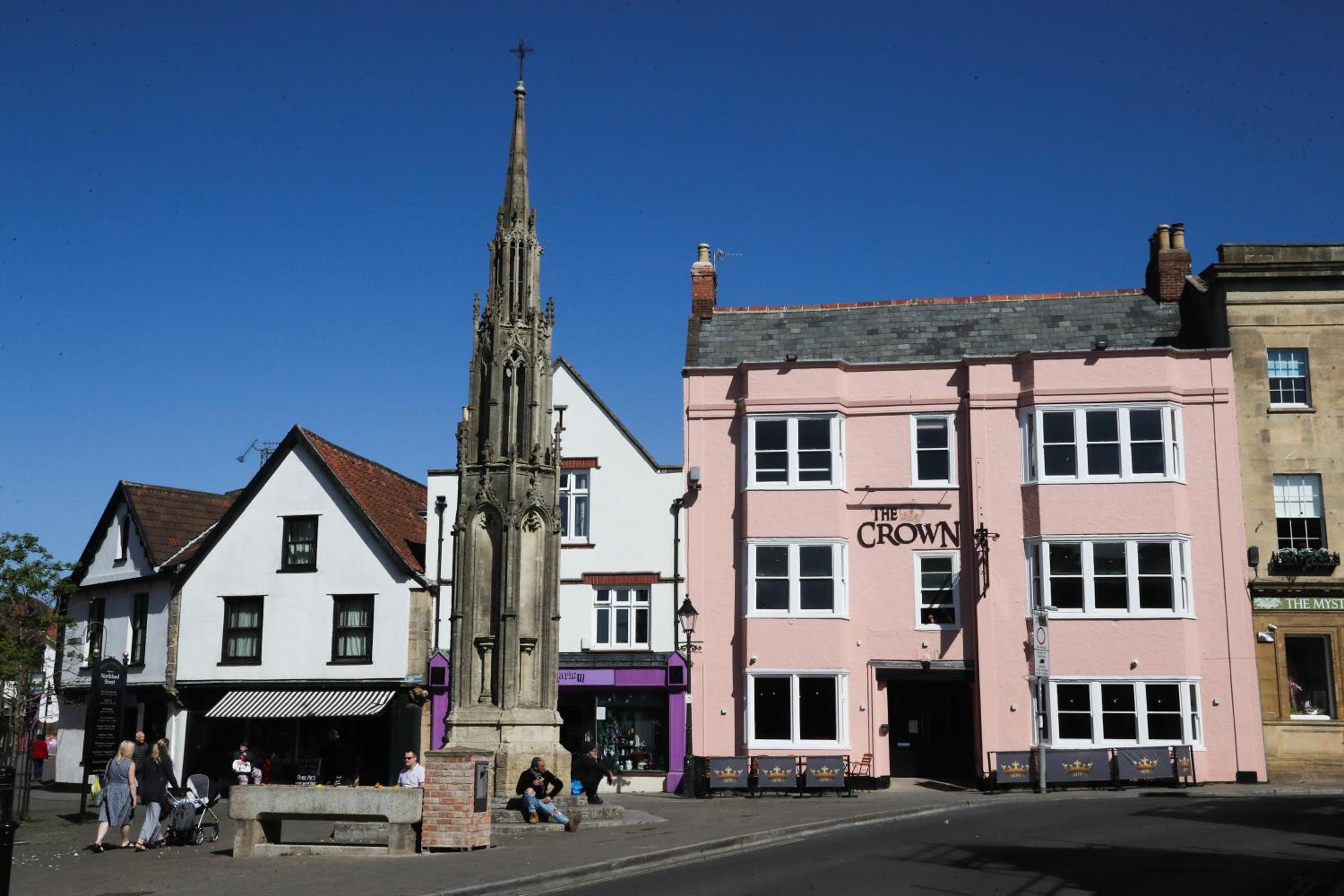 Glastonbury Vacations - The Crown Hotel - Property Image 9