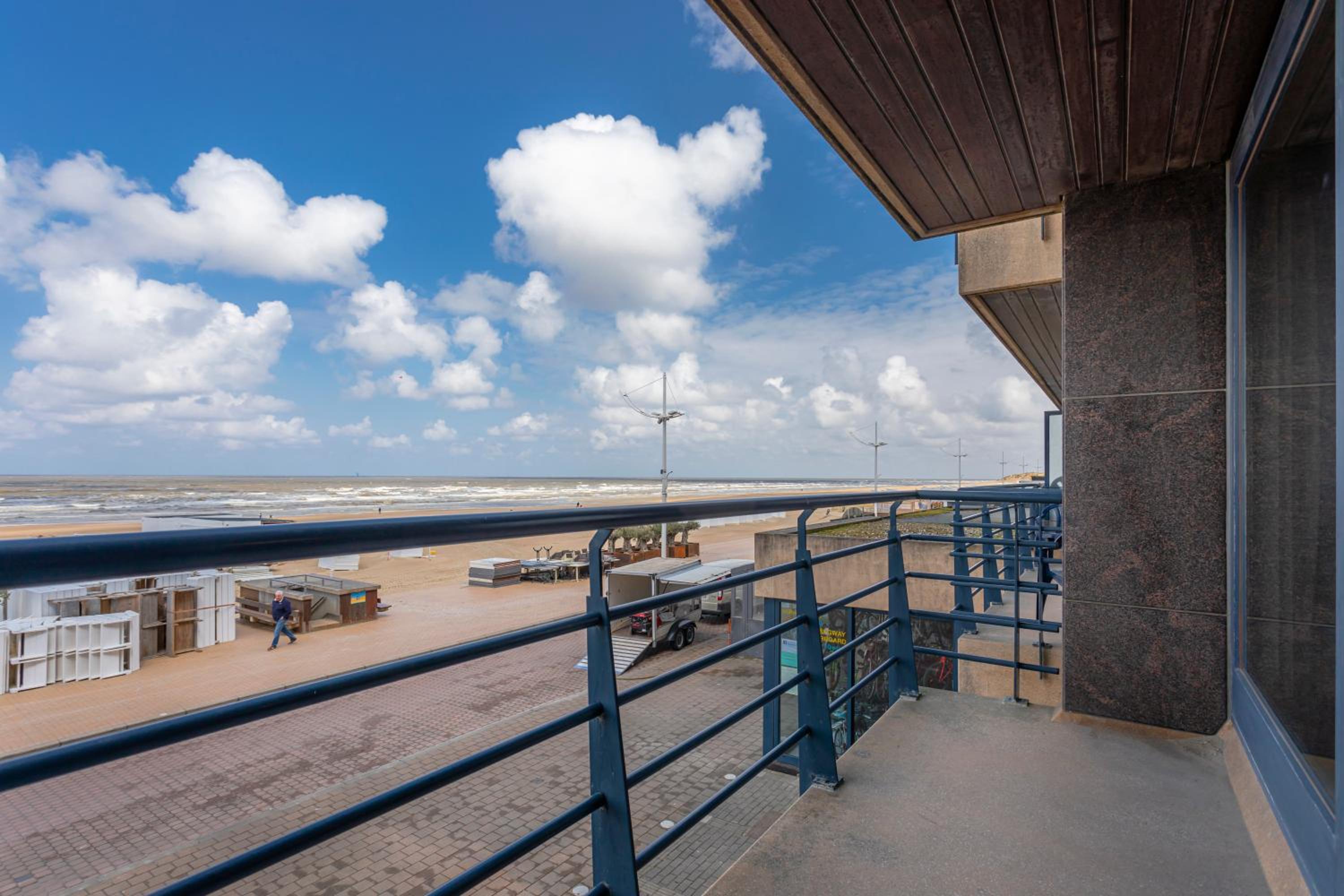 Royal 0101 - 2 bedrooms 6p - renovated - sea view - centrally located