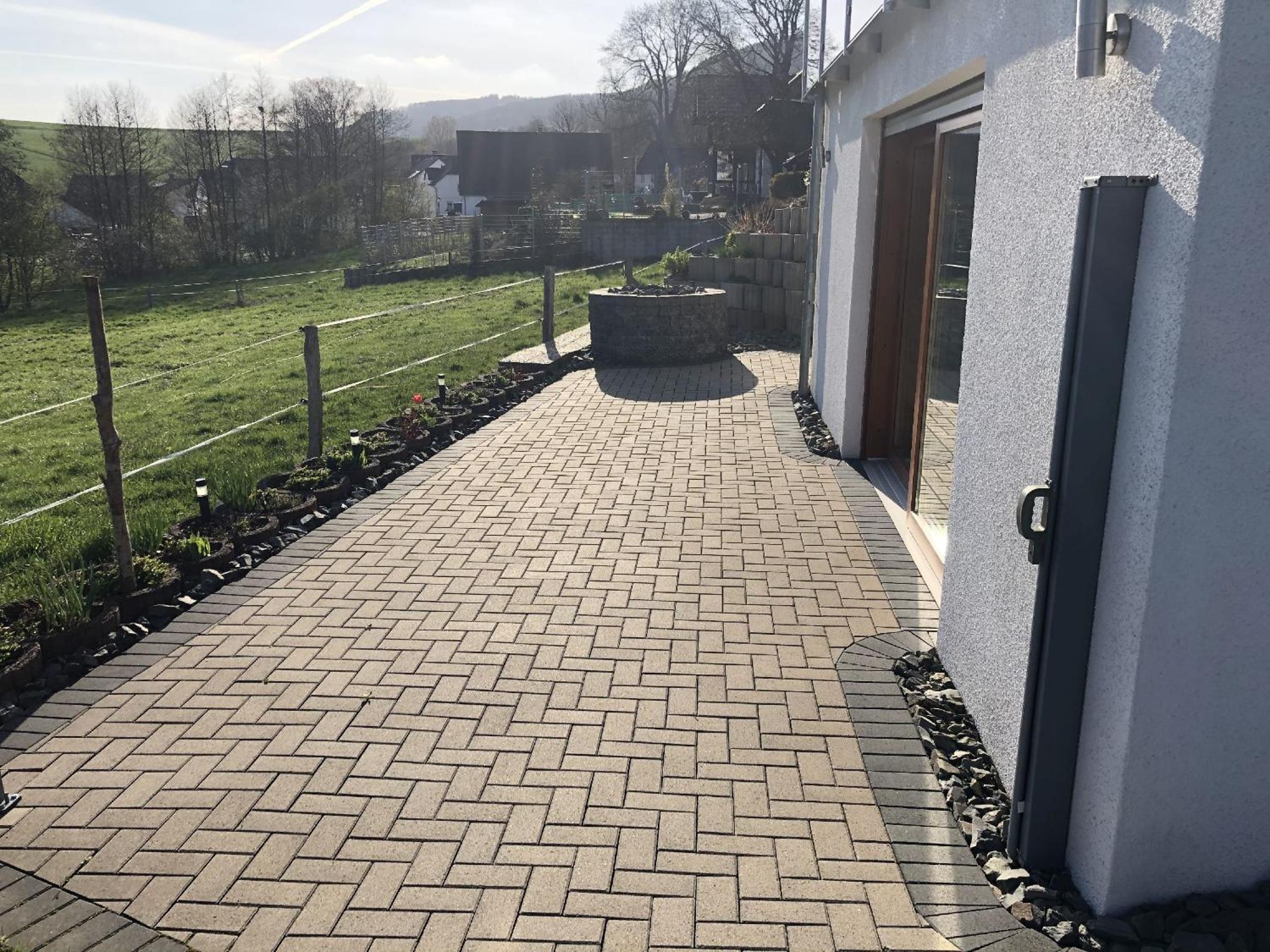 Ferienwohnung Wiesenblick en Plettenberg — balance & terrace