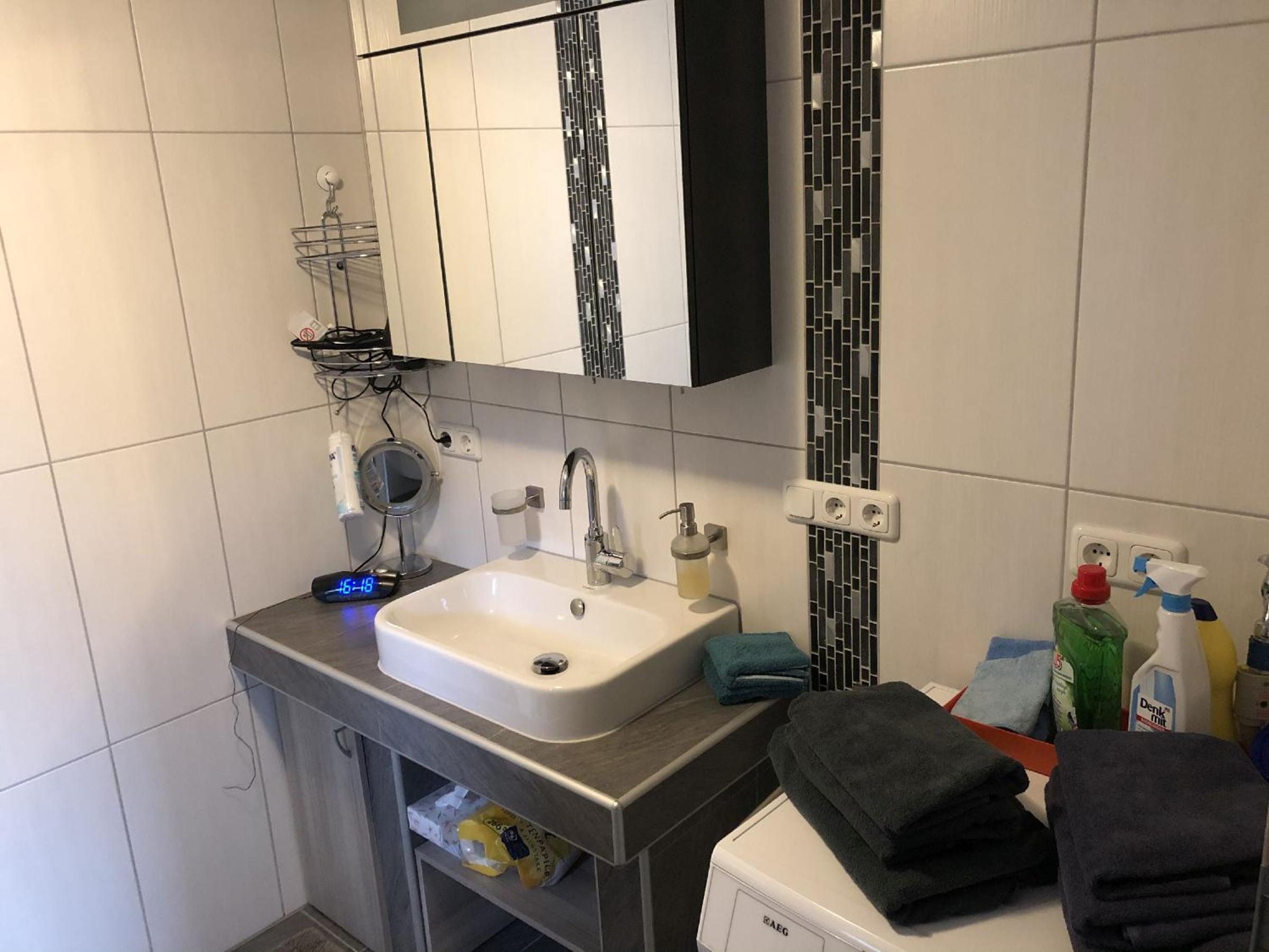 Ferienwohnung Wiesenblick en Plettenberg — bathroom