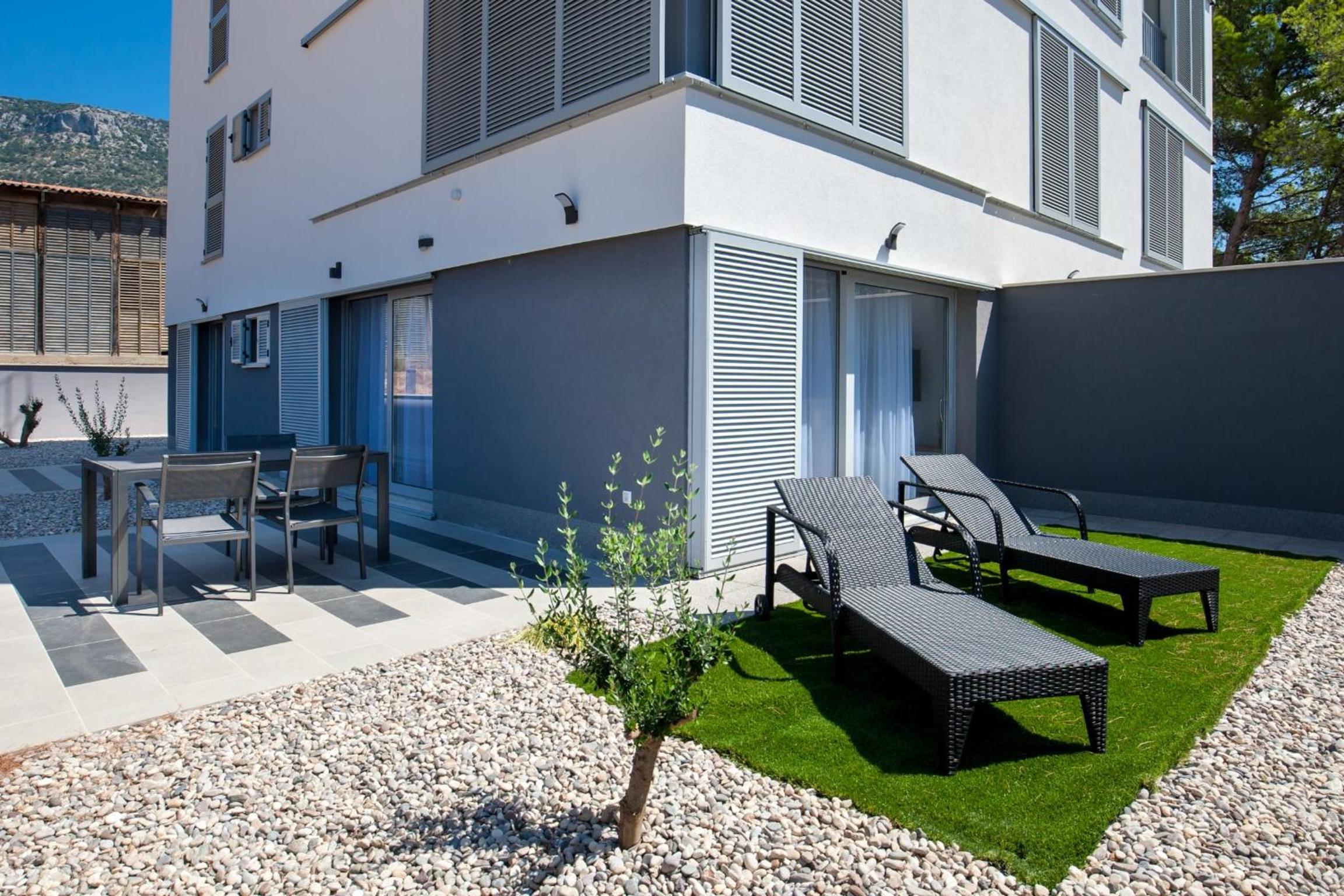 Apartments Dva Galeba view 2
