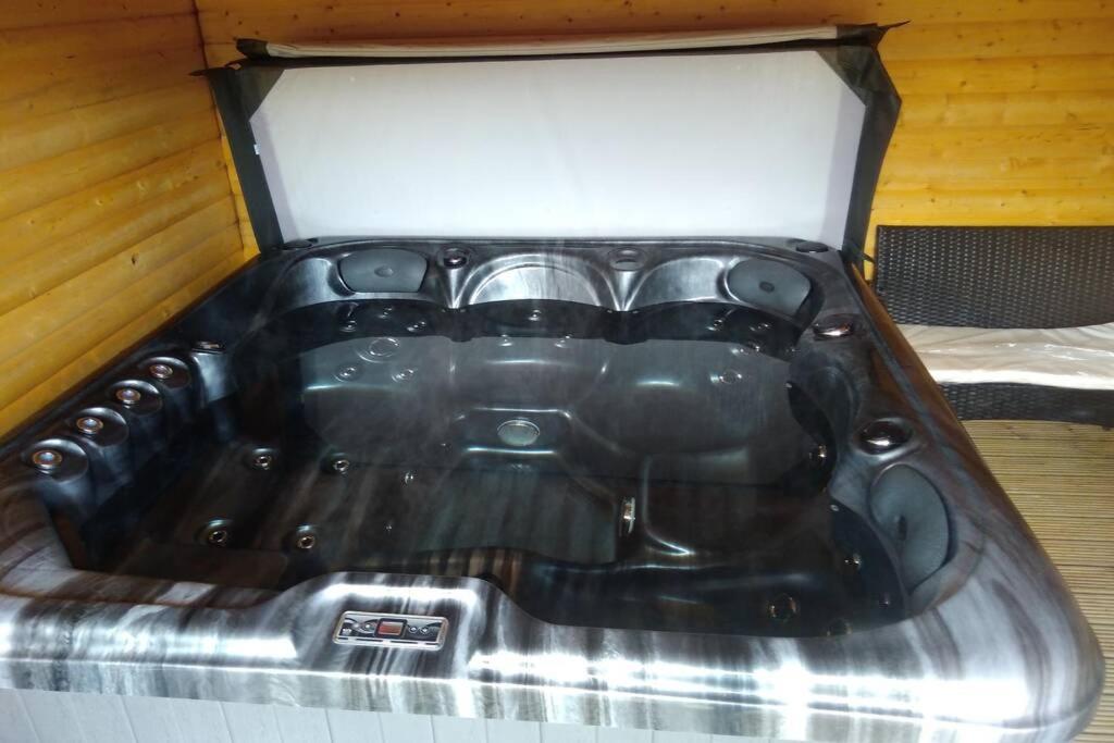 Hotel The Cottage - Hot Tub - Nr Glasgow - Self Check-in