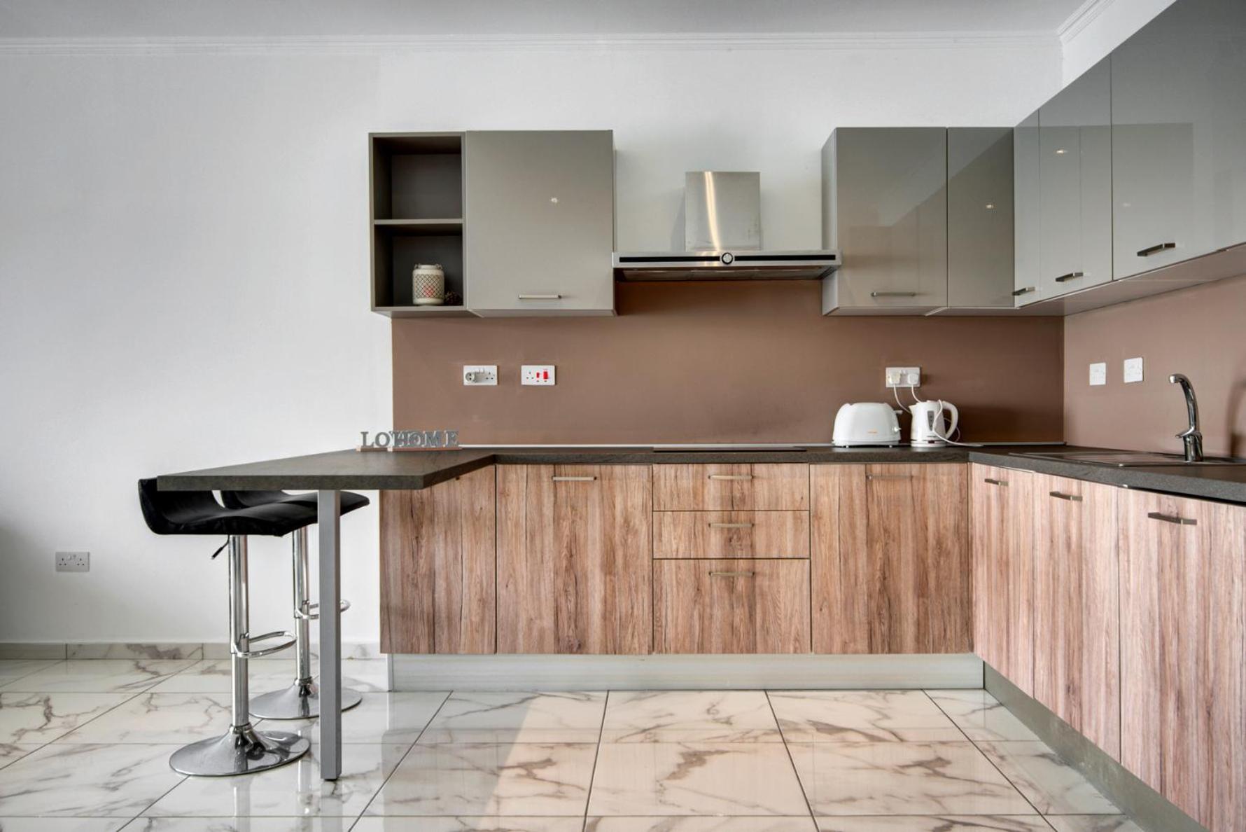 Premium Seafront Apartment with Panoramic Bay Views view 5
