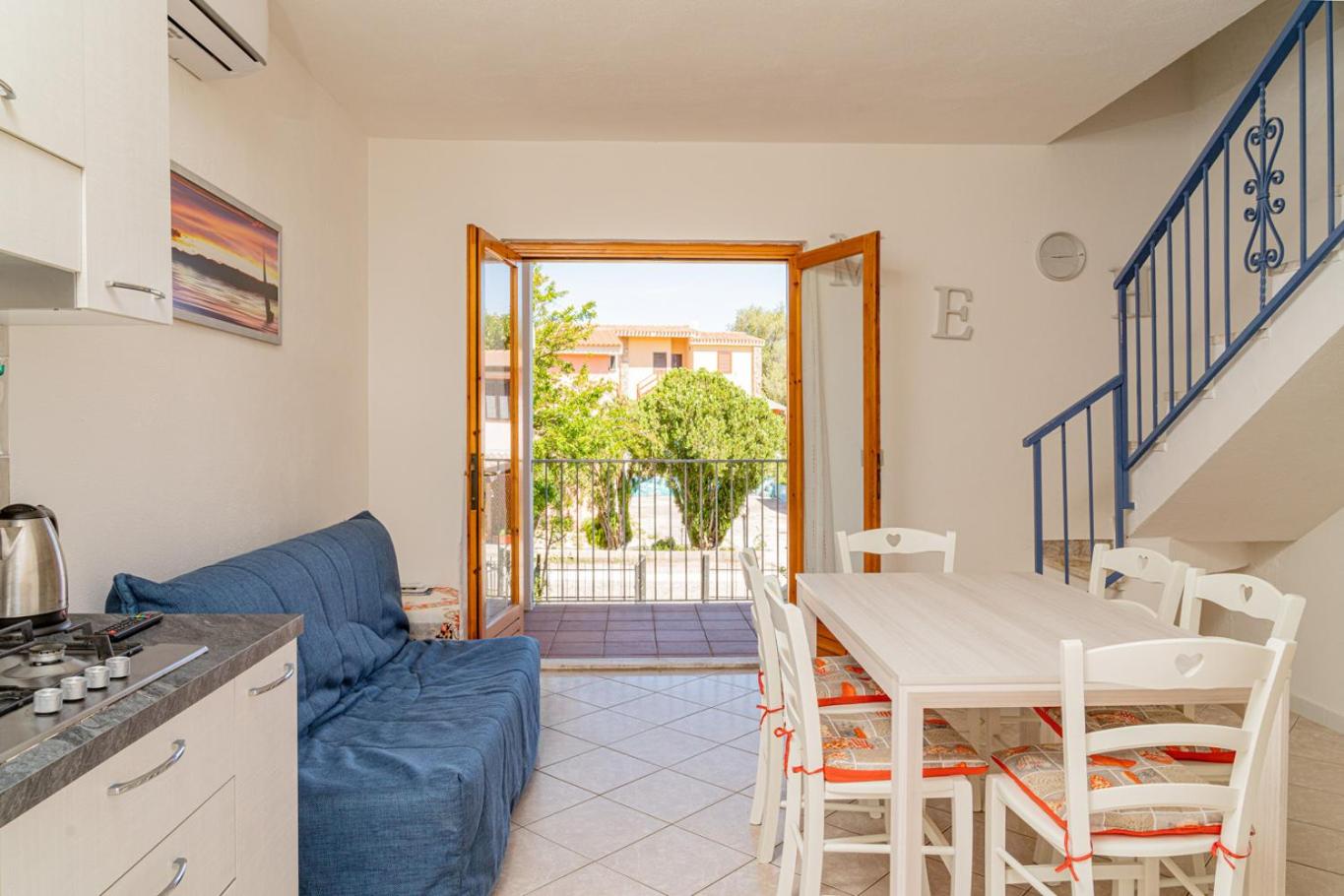 Appartamento Residenziale Trilocale 4 posti letto via Oristano view 4