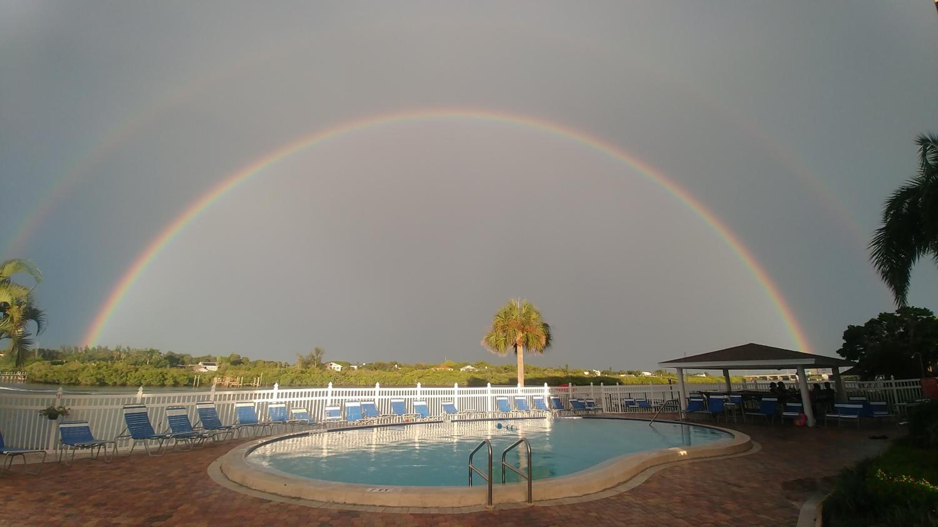 Bayshore Yatch Tennis Condo 2br 3 beds, Walking Distance to Beautiful Quite Beach view 5