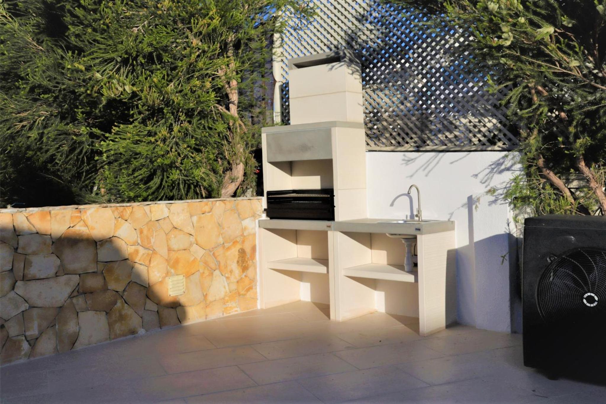 Villa Namora - Private Swimming pool & Hot Jacuzzi photo 4
