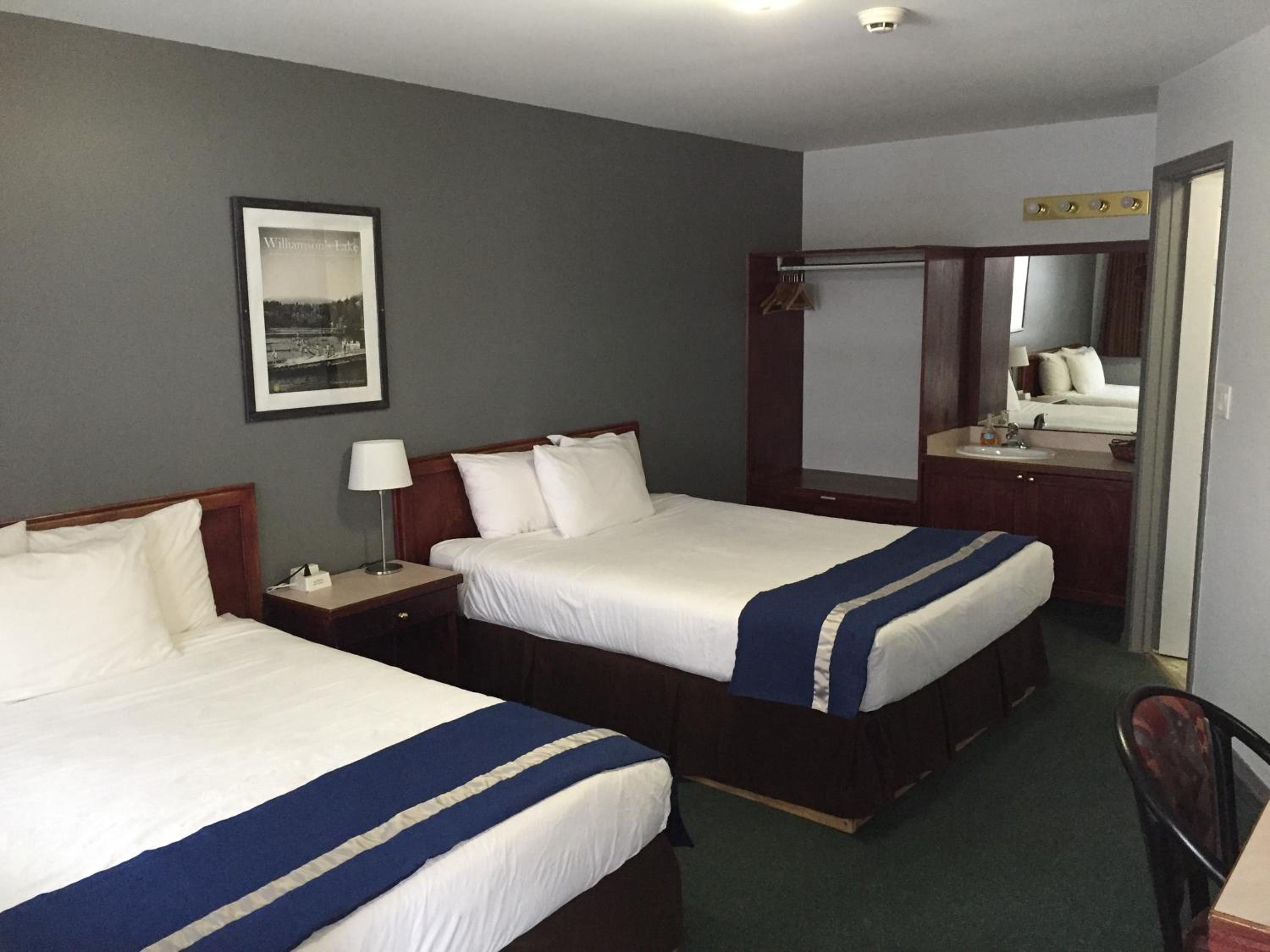 Monashee Lodge