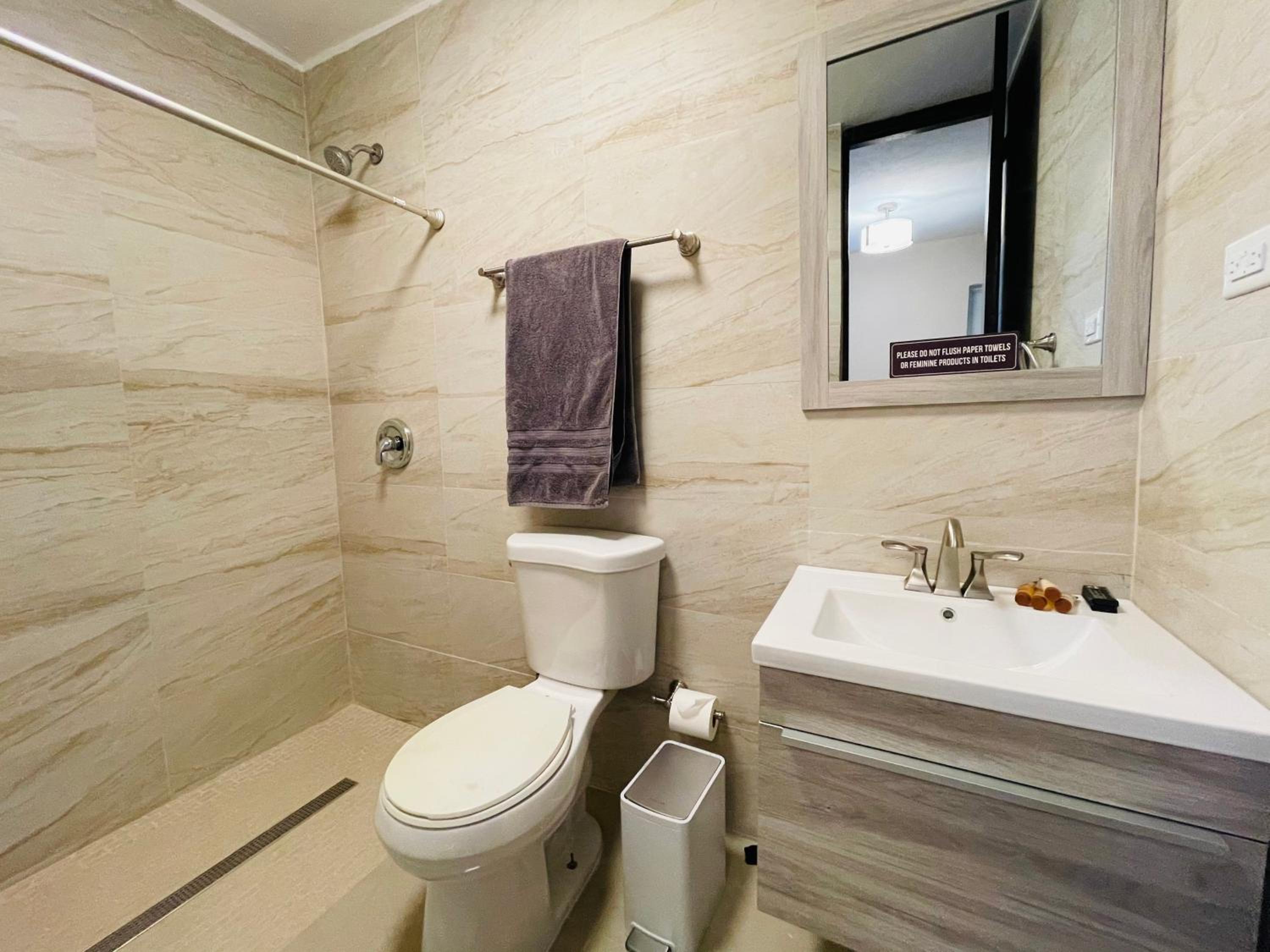 Private Patio Retreat with Zen Vibe and FREE Laundry