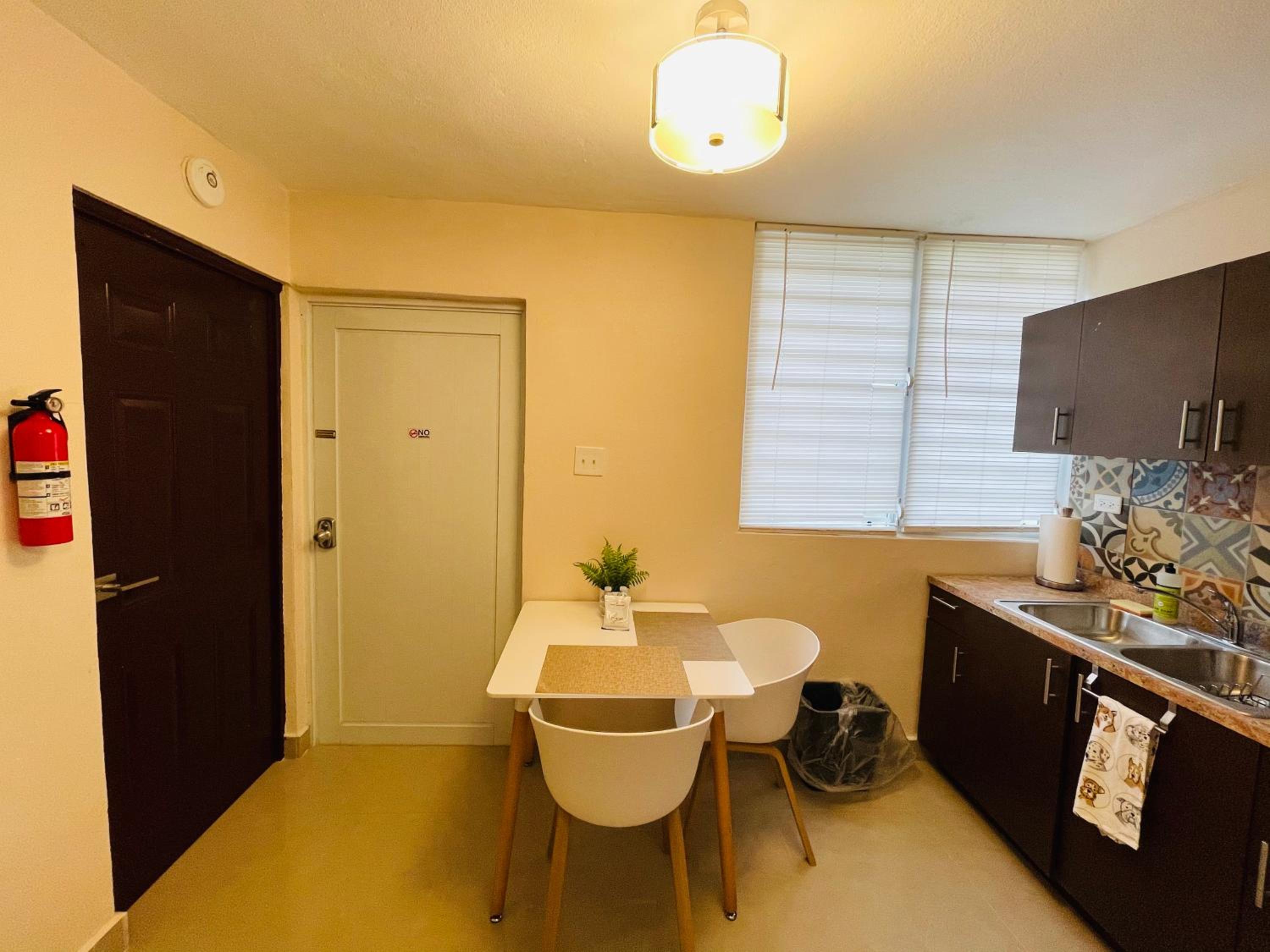 Private Patio Retreat with Zen Vibe and FREE Laundry