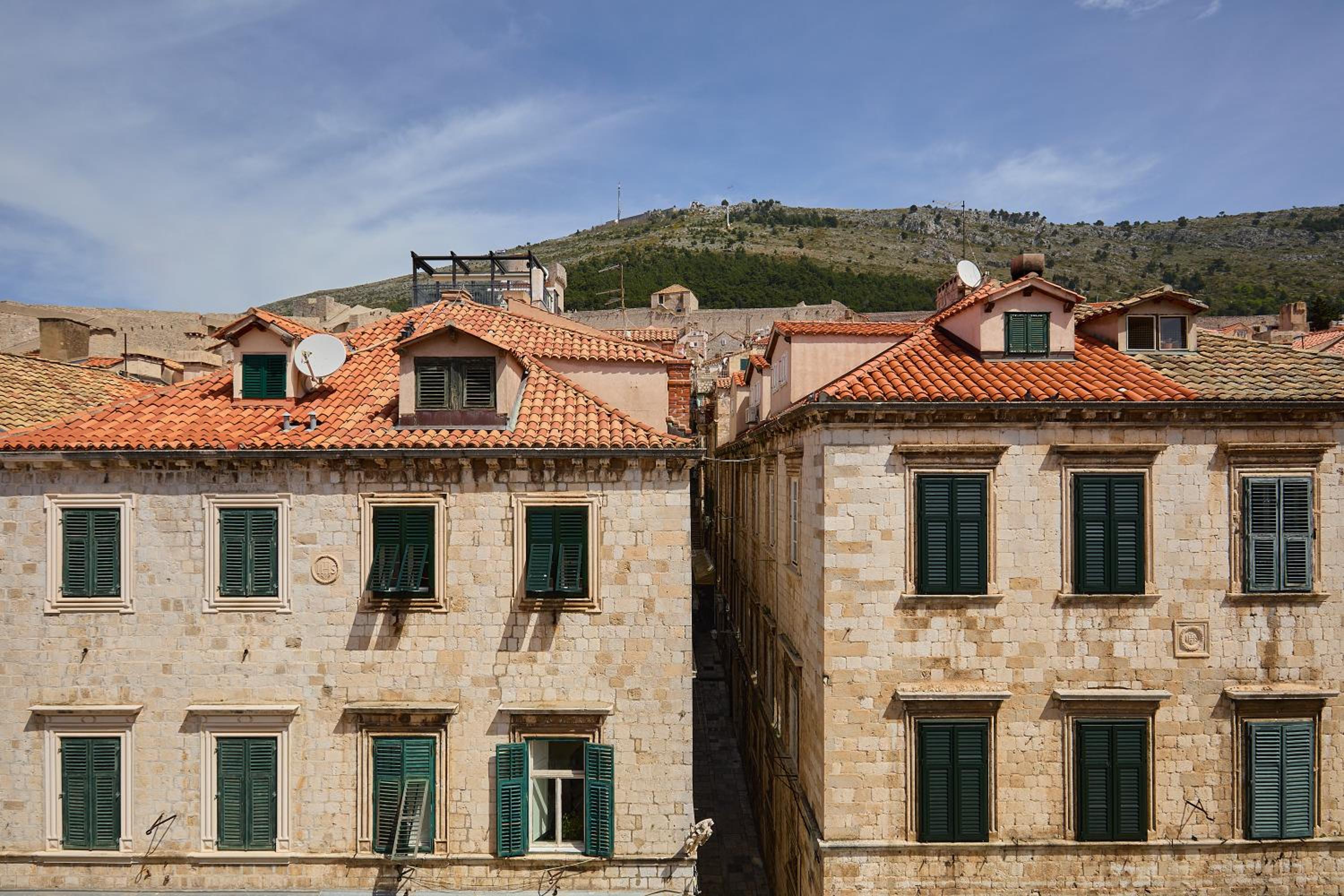 Bota Palace