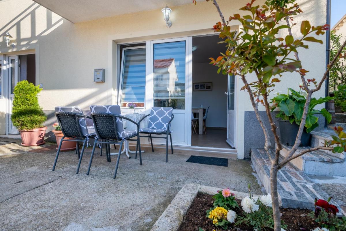 Apartmani Frane view 3