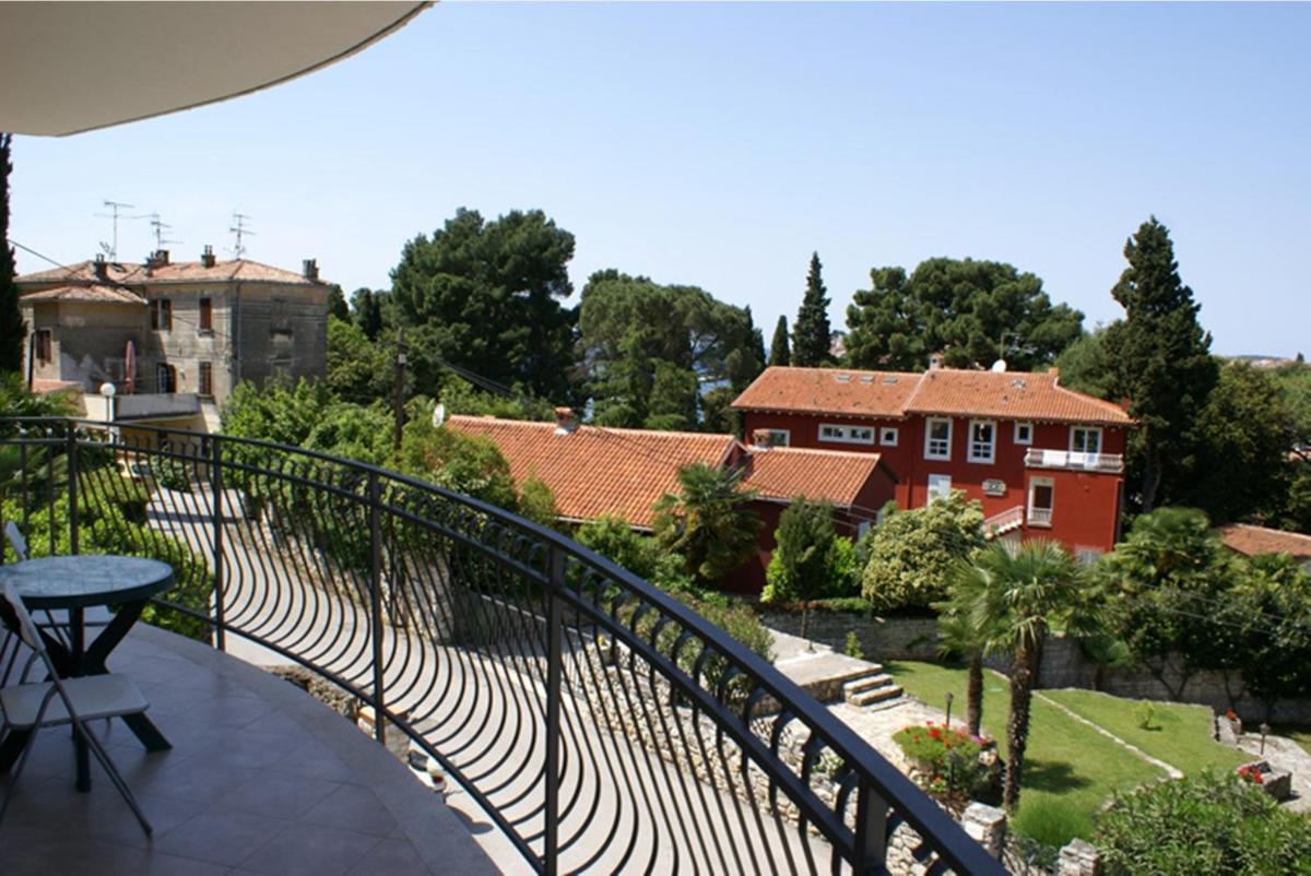 Apartments & Rooms Elda view 2