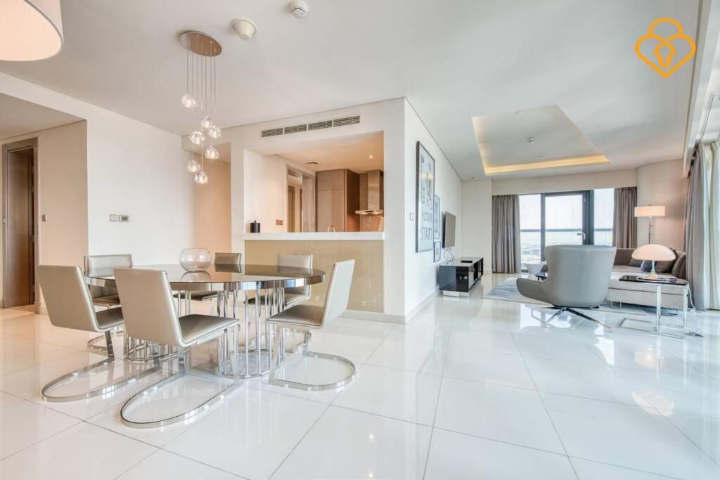 Keysplease 5* 2 B/R Apt, Damac Paramount Residence