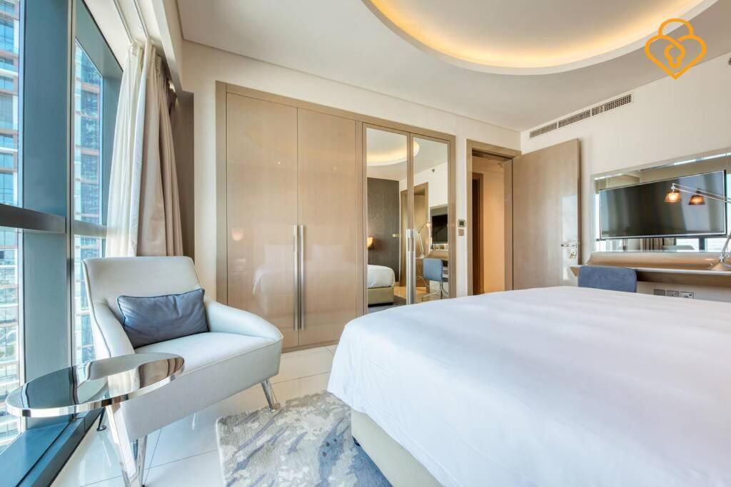 Keysplease 5* 2 B/R Apt, Damac Paramount Residence