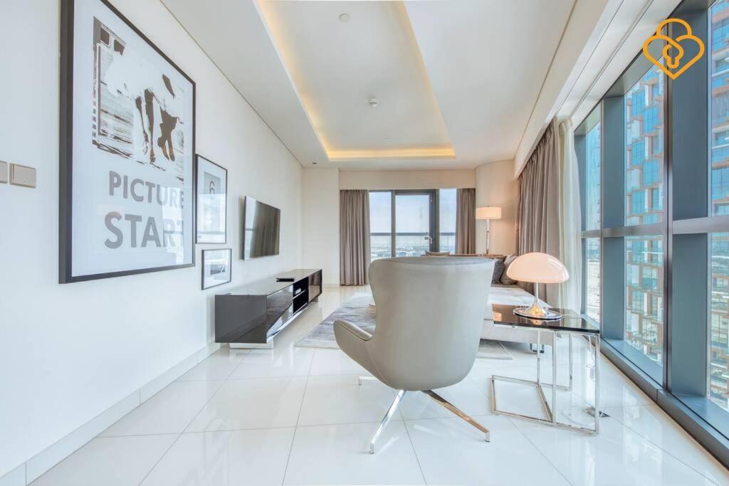 Keysplease 5* 2 B/R Apt, Damac Paramount Residence