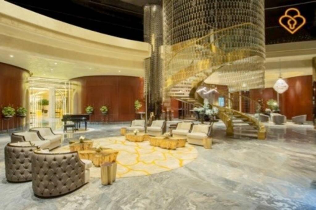 Keysplease 5* 2 B/R Apt, Damac Paramount Residence