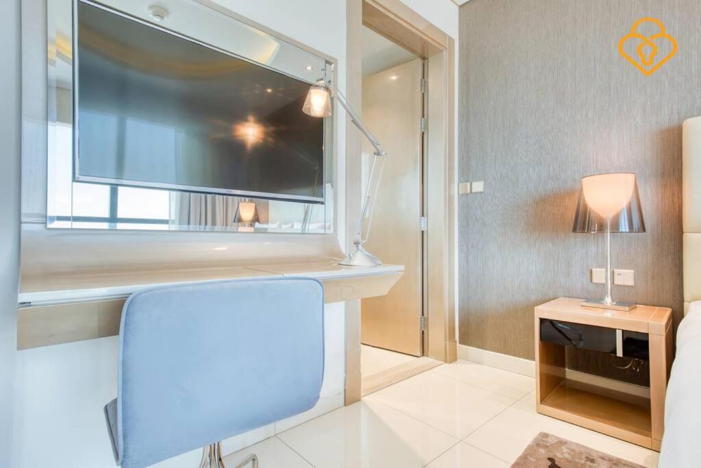 Keysplease 5* 2 B/R Apt, Damac Paramount Residence