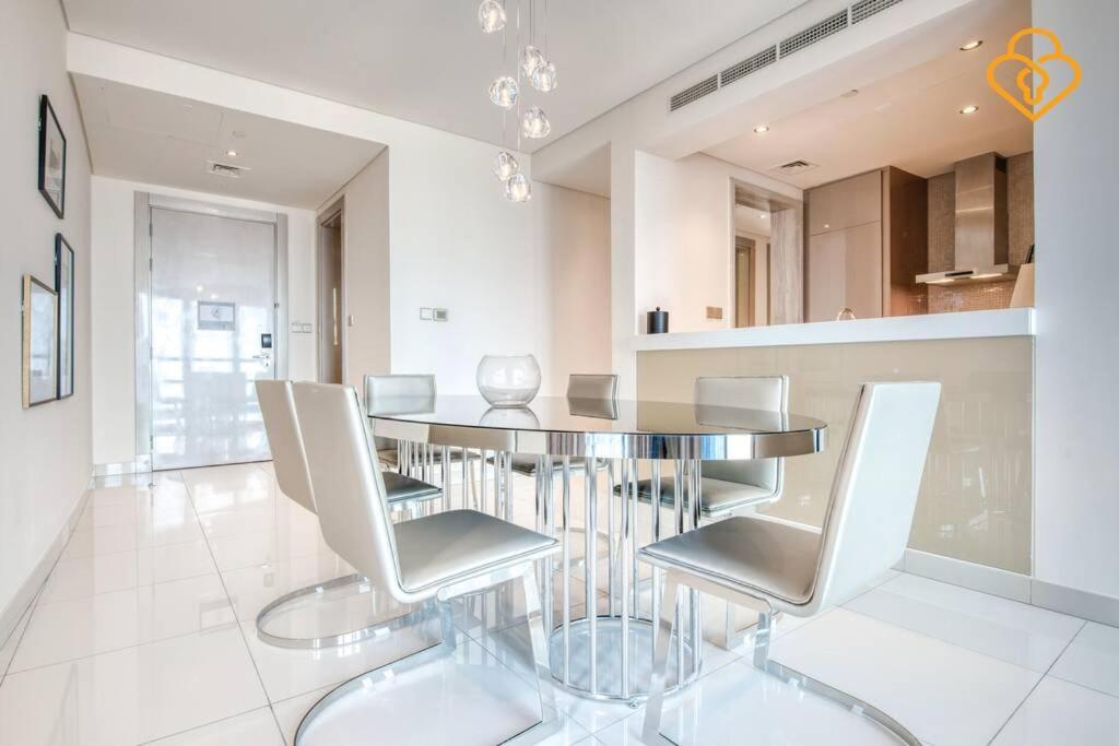 Keysplease 5* 2 B/R Apt, Damac Paramount Residence