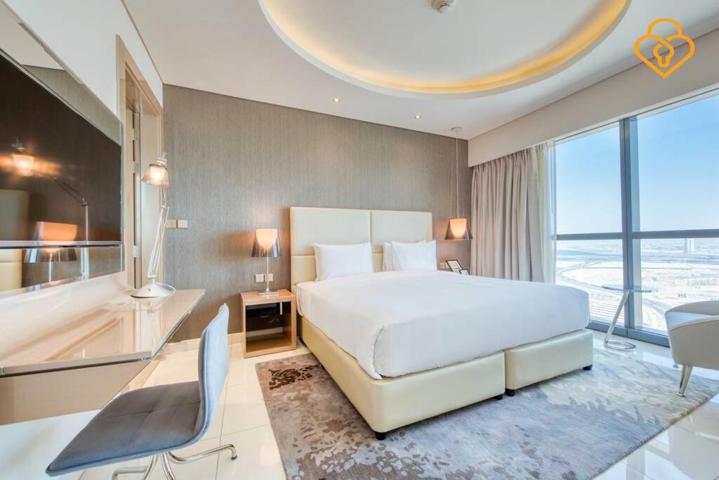 Keysplease 5* 2 B/R Apt, Damac Paramount Residence