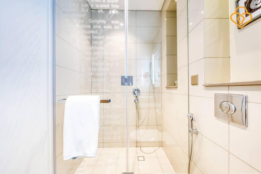 Keysplease 5* 2 B/R Apt, Damac Paramount Residence