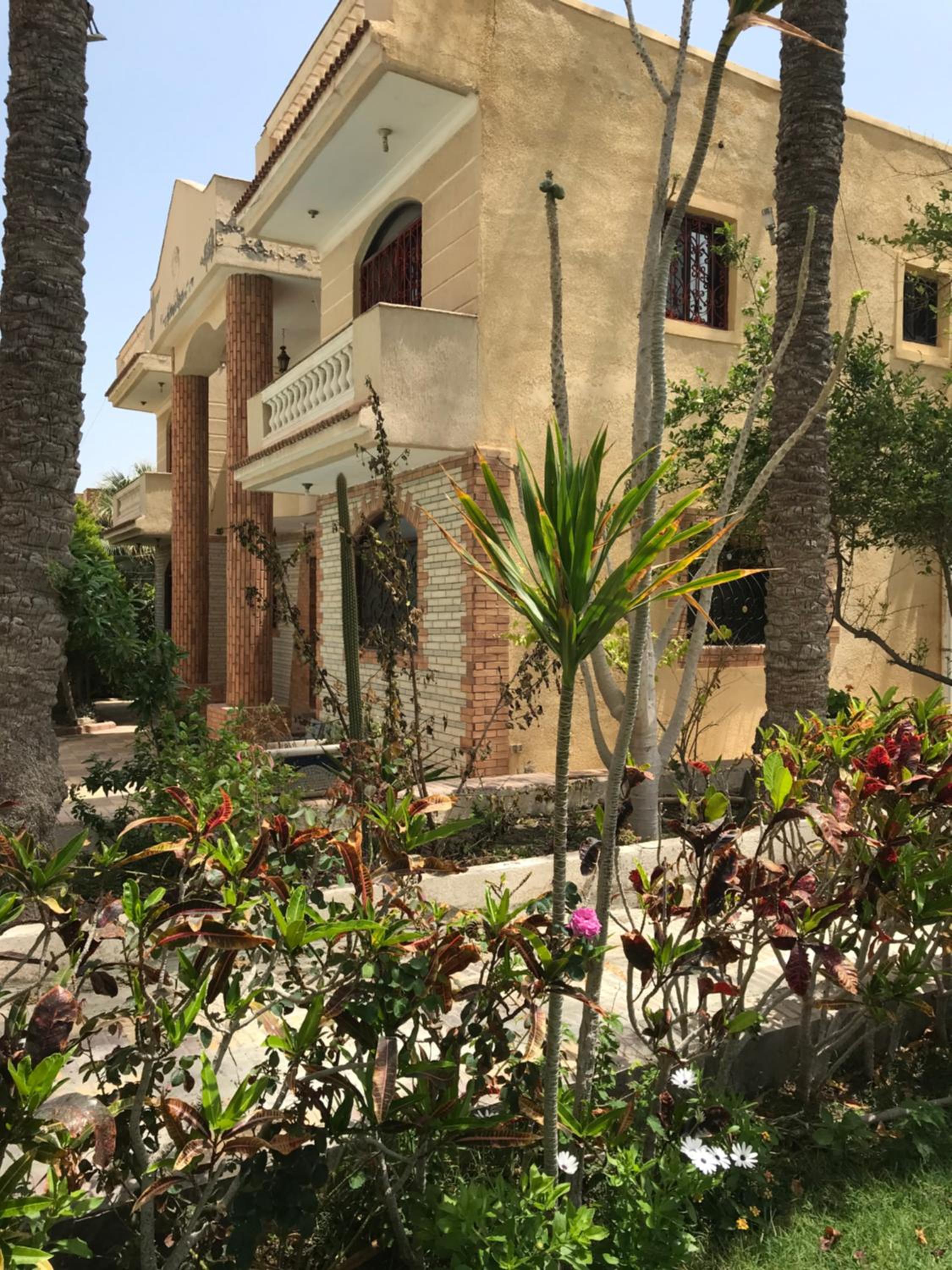 Yellow Family Villa - Private Pool - AC- 5 Min Walk to Beach - view 4