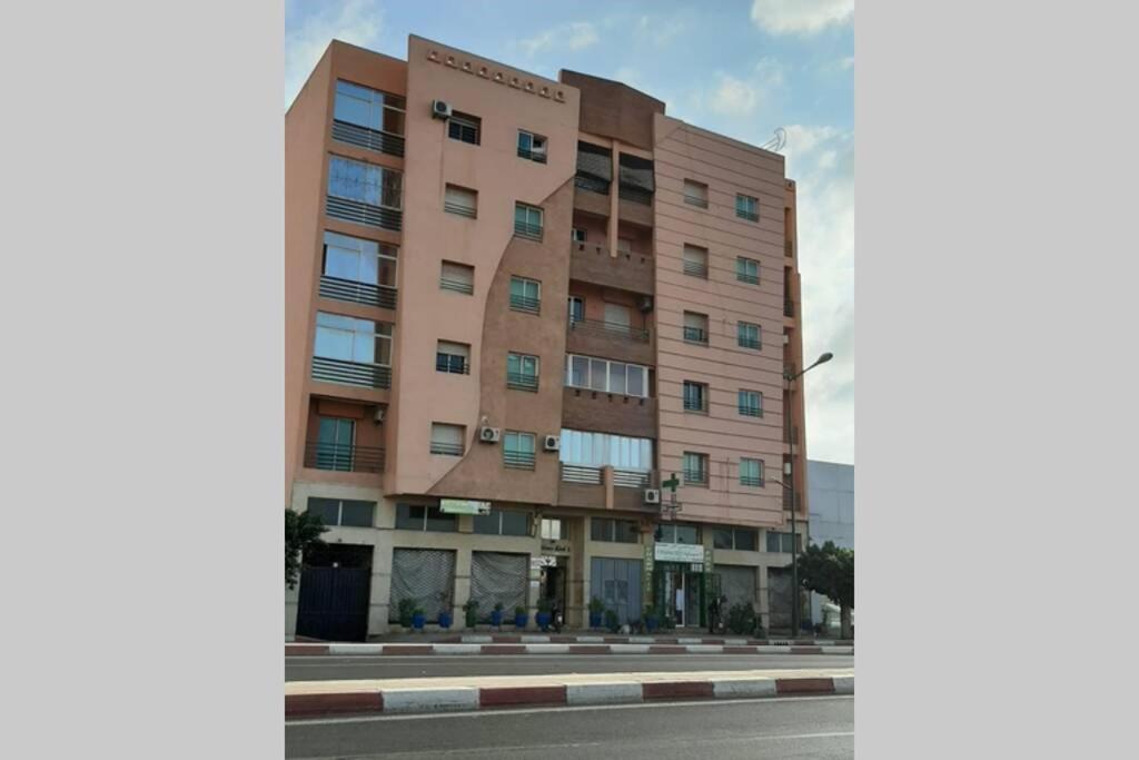 Bright Air Conditioned Apartment Near City Center view 4